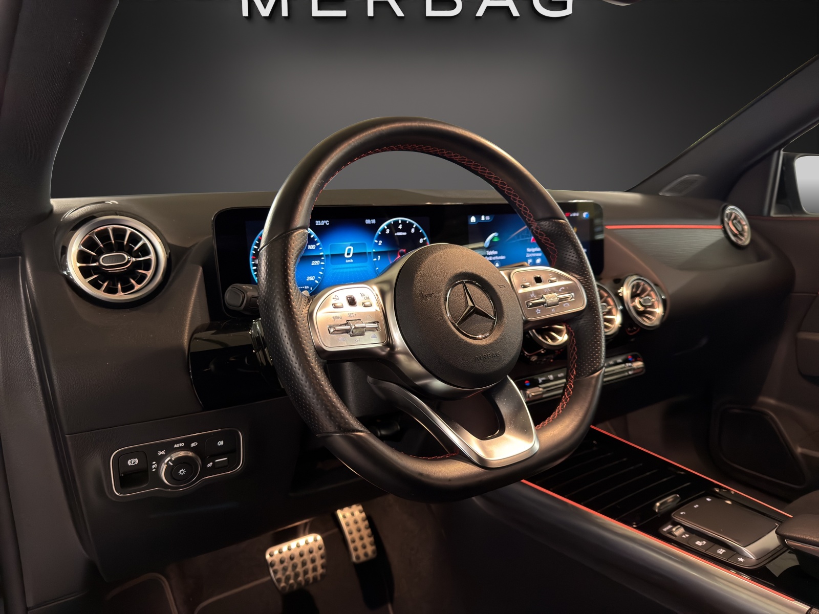 MERCEDES-BENZ GLA 200 4Matic AMG Line 8G-DCT - 12