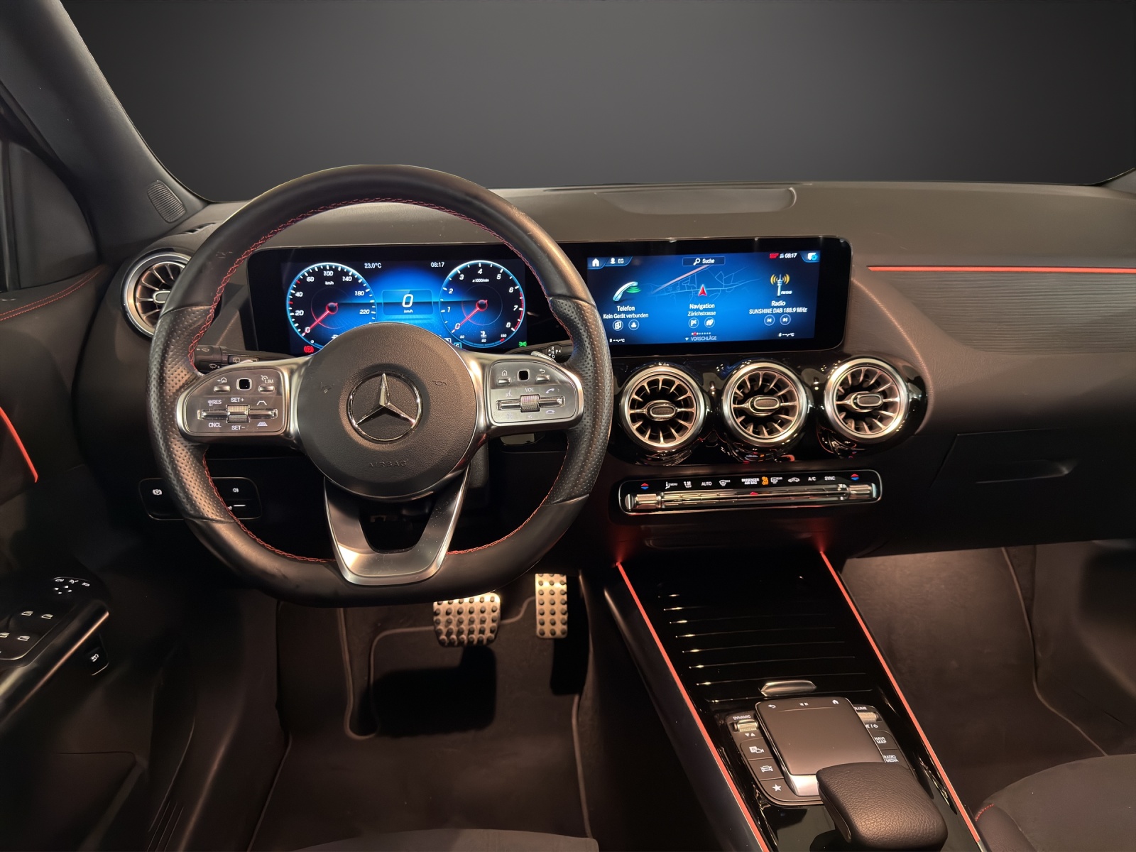 MERCEDES-BENZ GLA 200 4Matic AMG Line 8G-DCT - 10