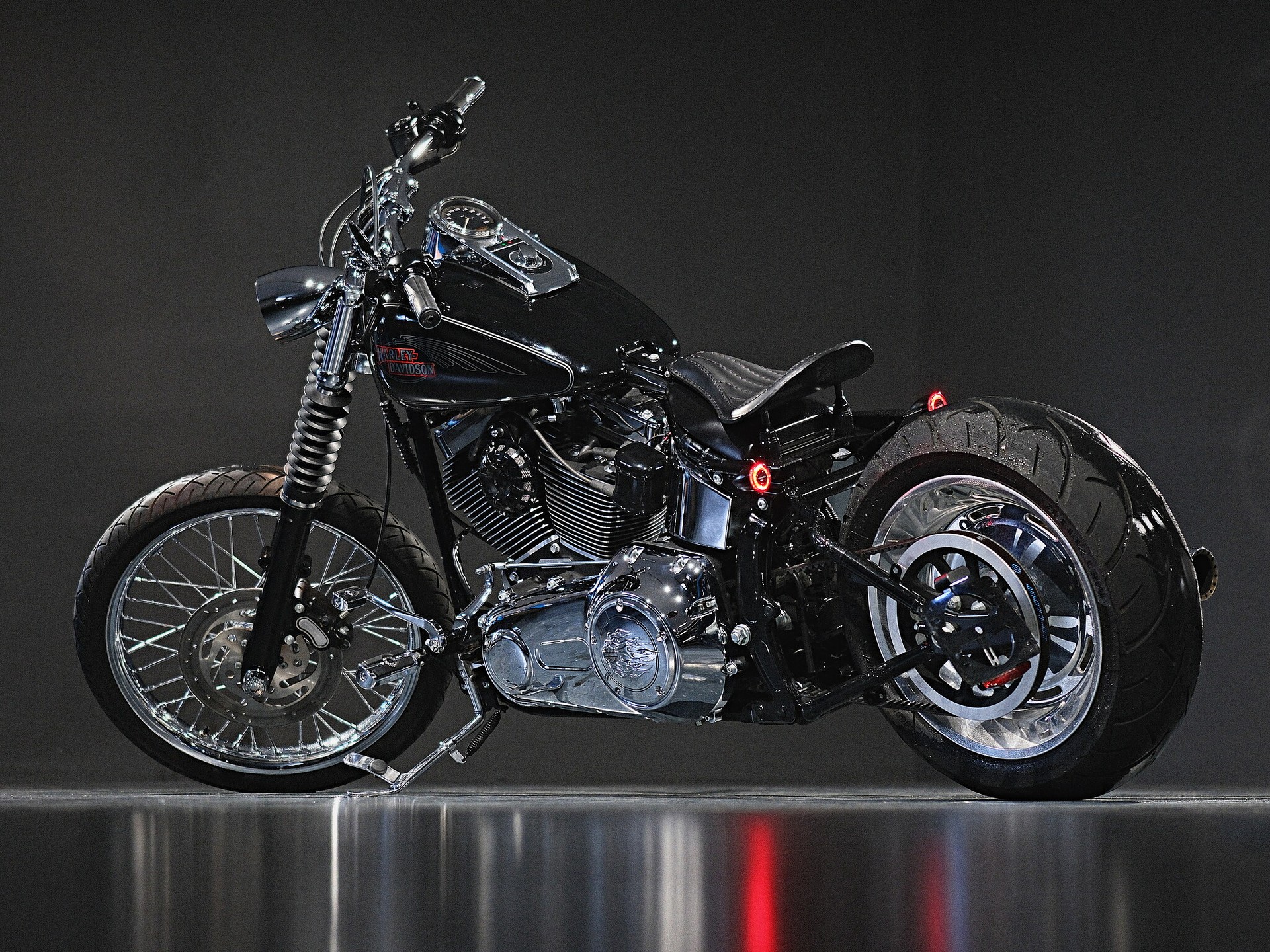 HARLEY-DAVIDSON FXSTC Softail Custom - 4