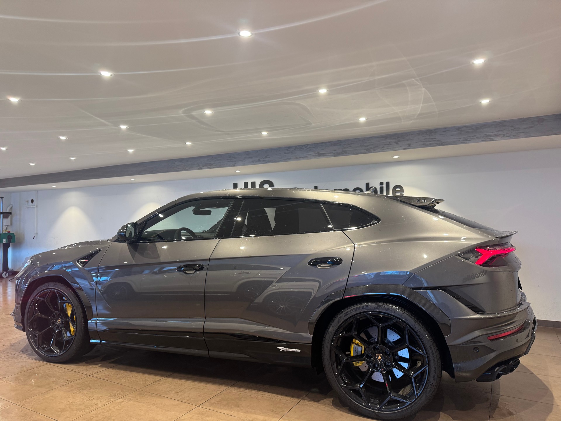LAMBORGHINI Urus 4.0 Performante 666PS - 4