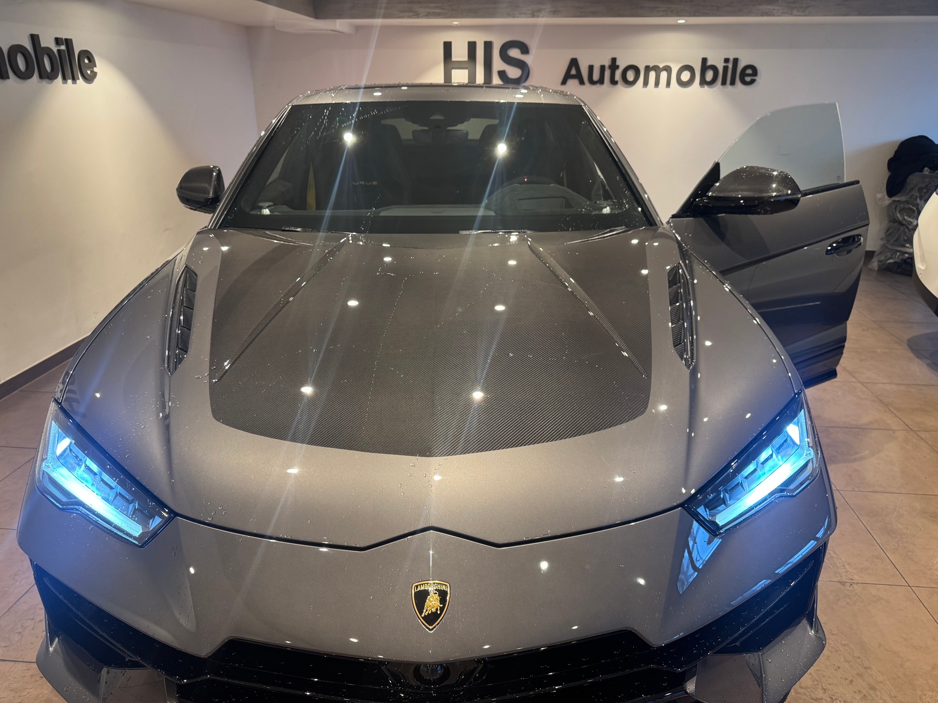 LAMBORGHINI Urus 4.0 Performante 666PS - 29