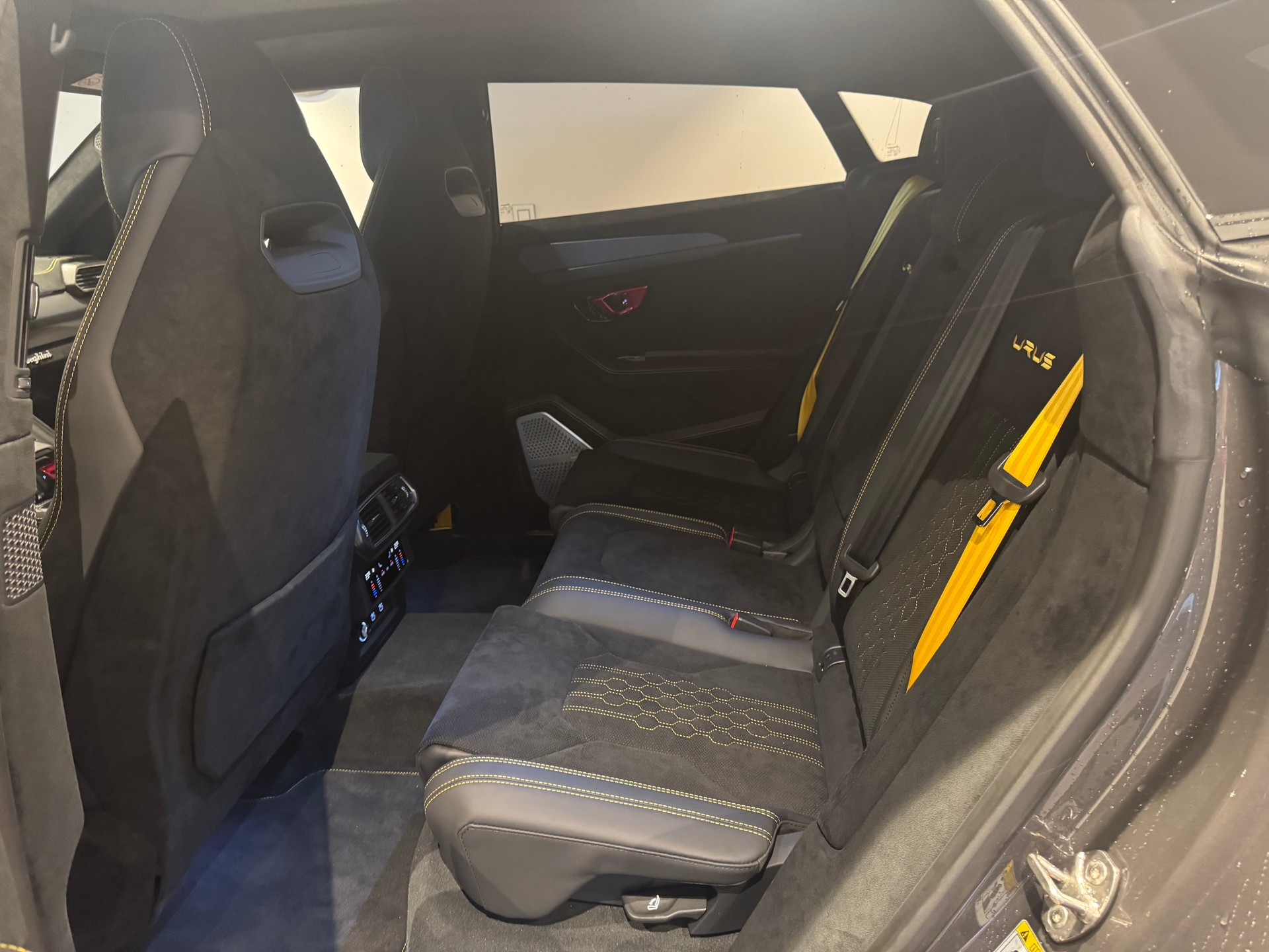 LAMBORGHINI Urus 4.0 Performante 666PS - 17