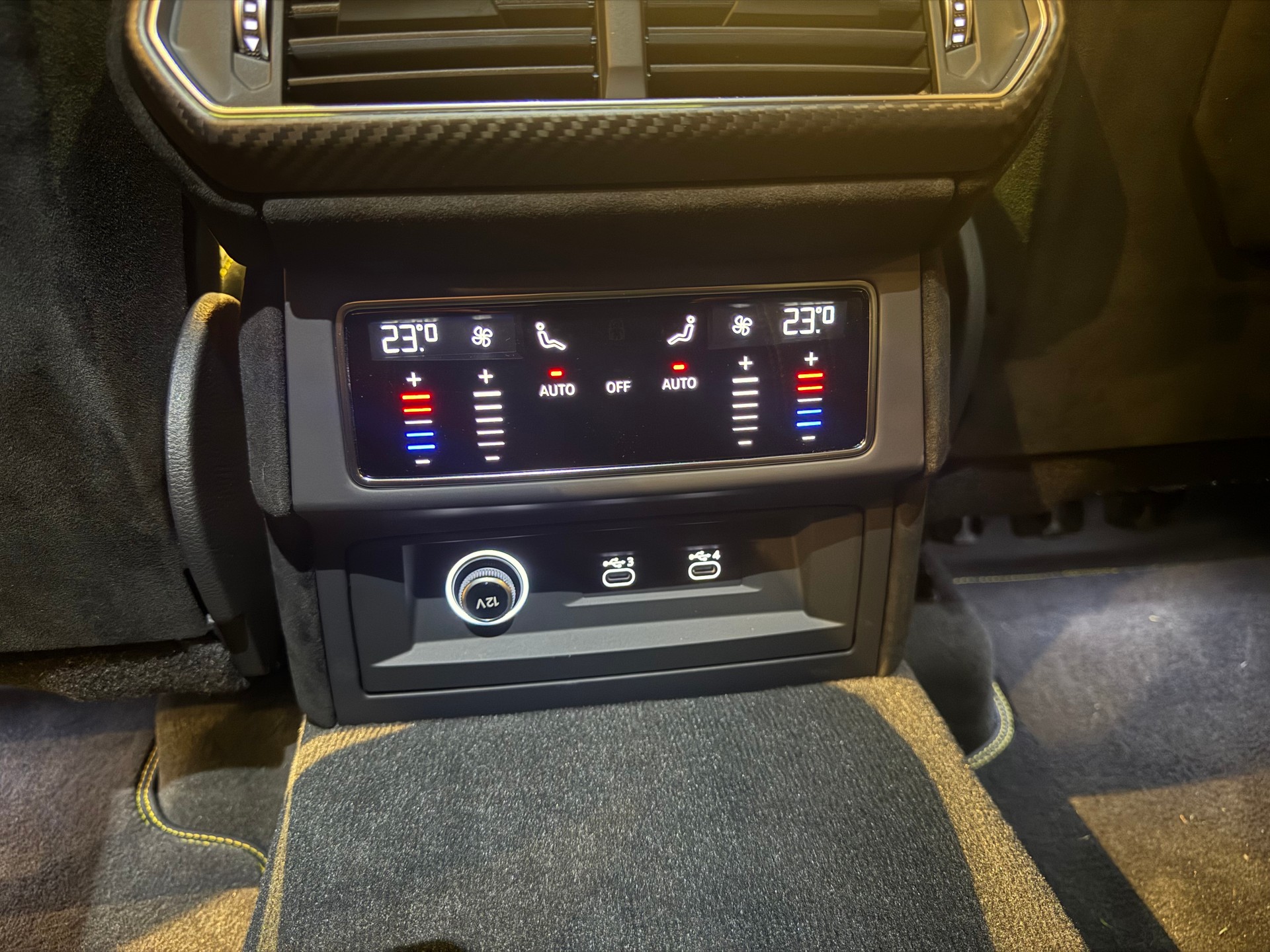 LAMBORGHINI Urus 4.0 Performante 666PS - 18