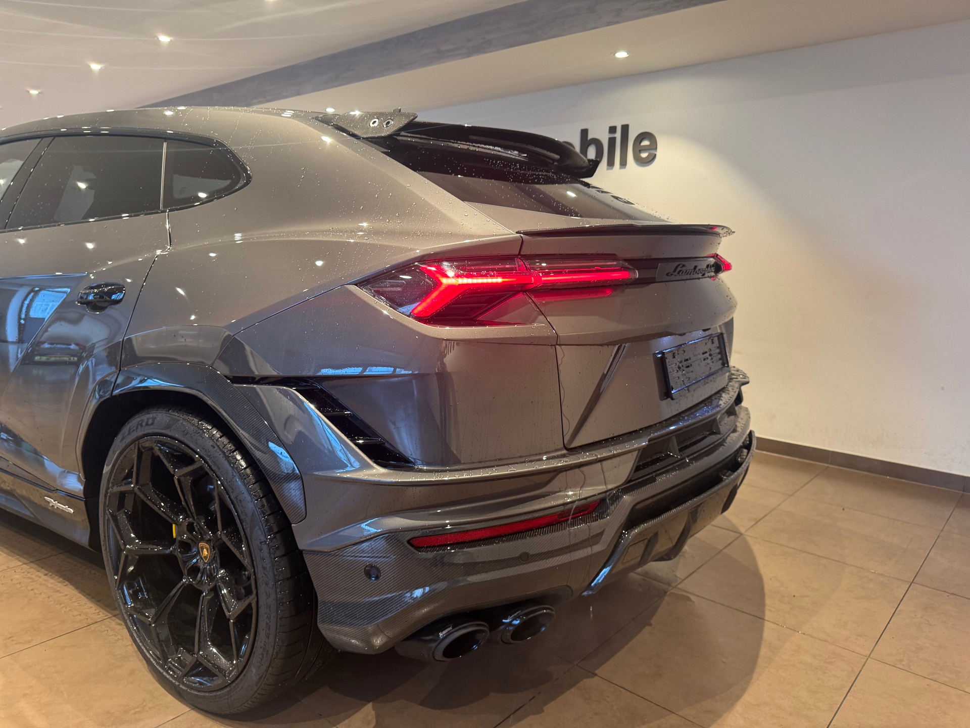 LAMBORGHINI Urus 4.0 Performante 666PS - 6
