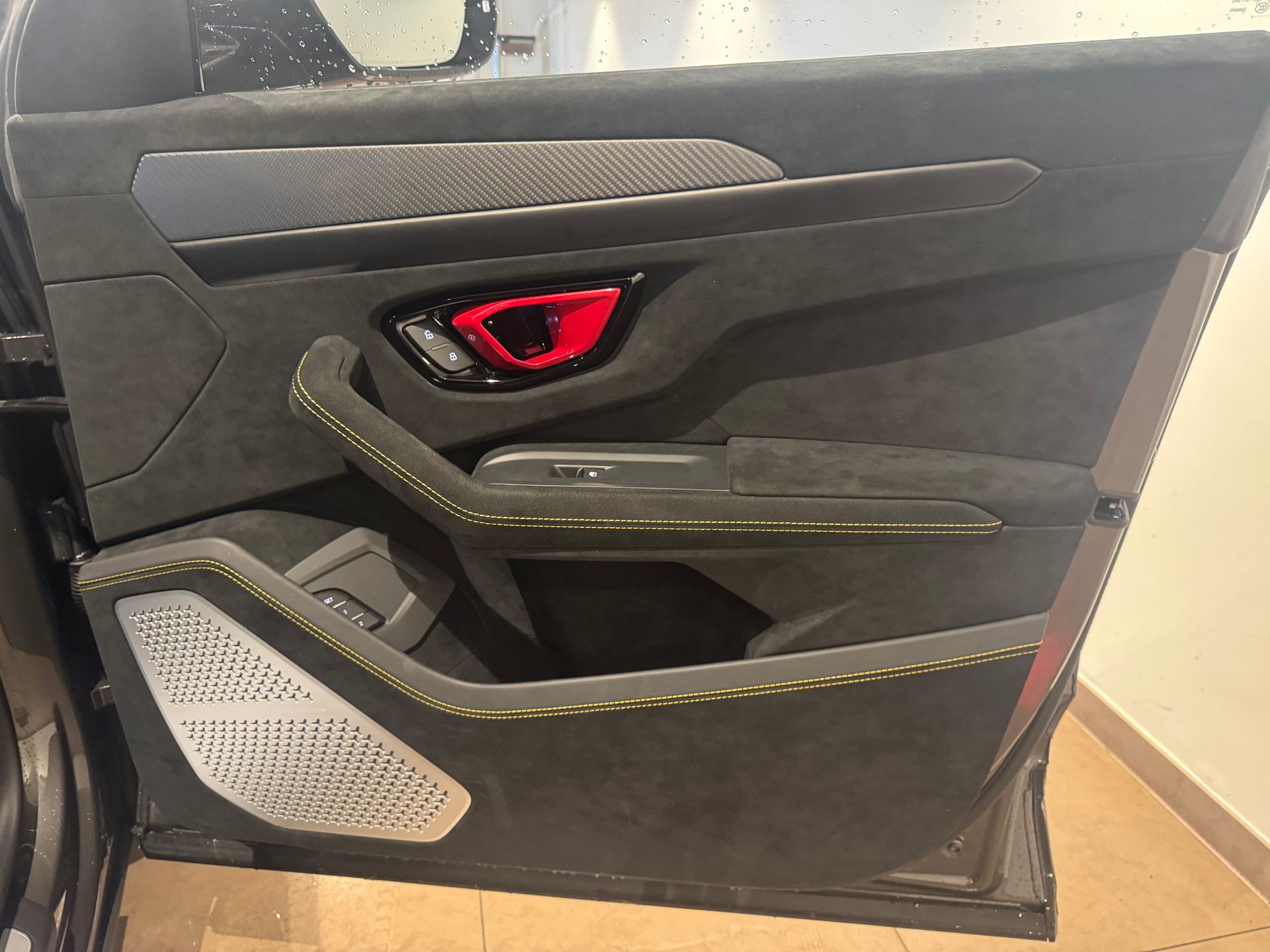 LAMBORGHINI Urus 4.0 Performante 666PS - 12