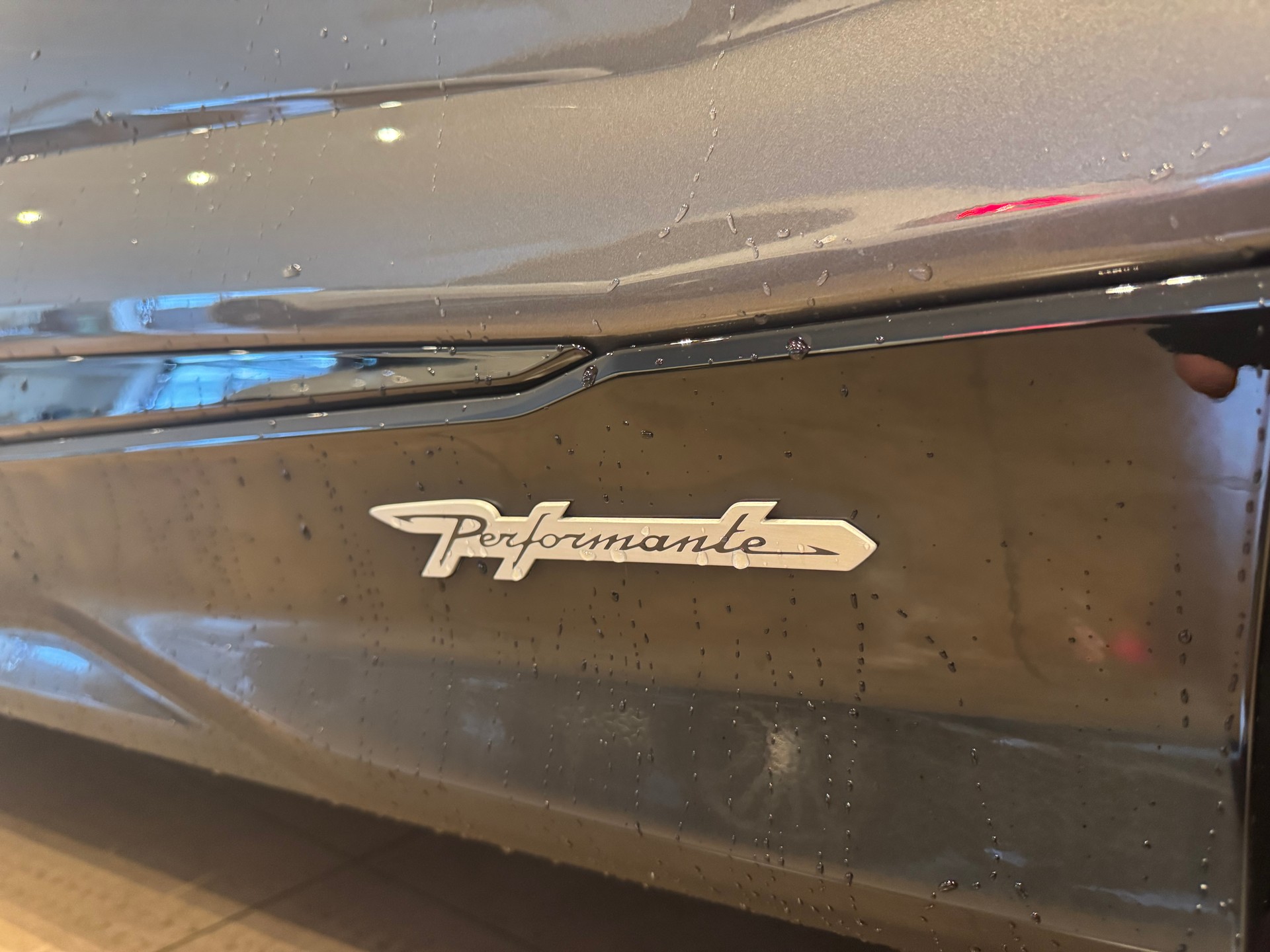 LAMBORGHINI Urus 4.0 Performante 666PS - 5