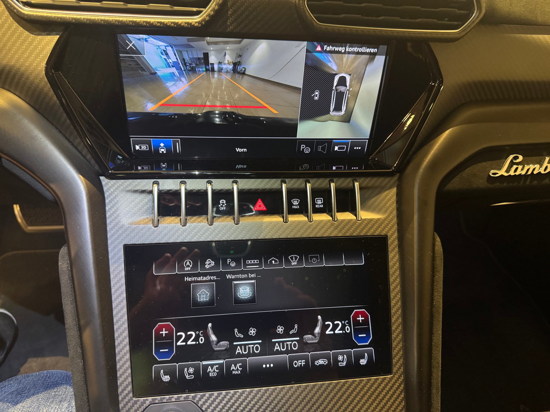 LAMBORGHINI Urus 4.0 Performante 666PS - 24