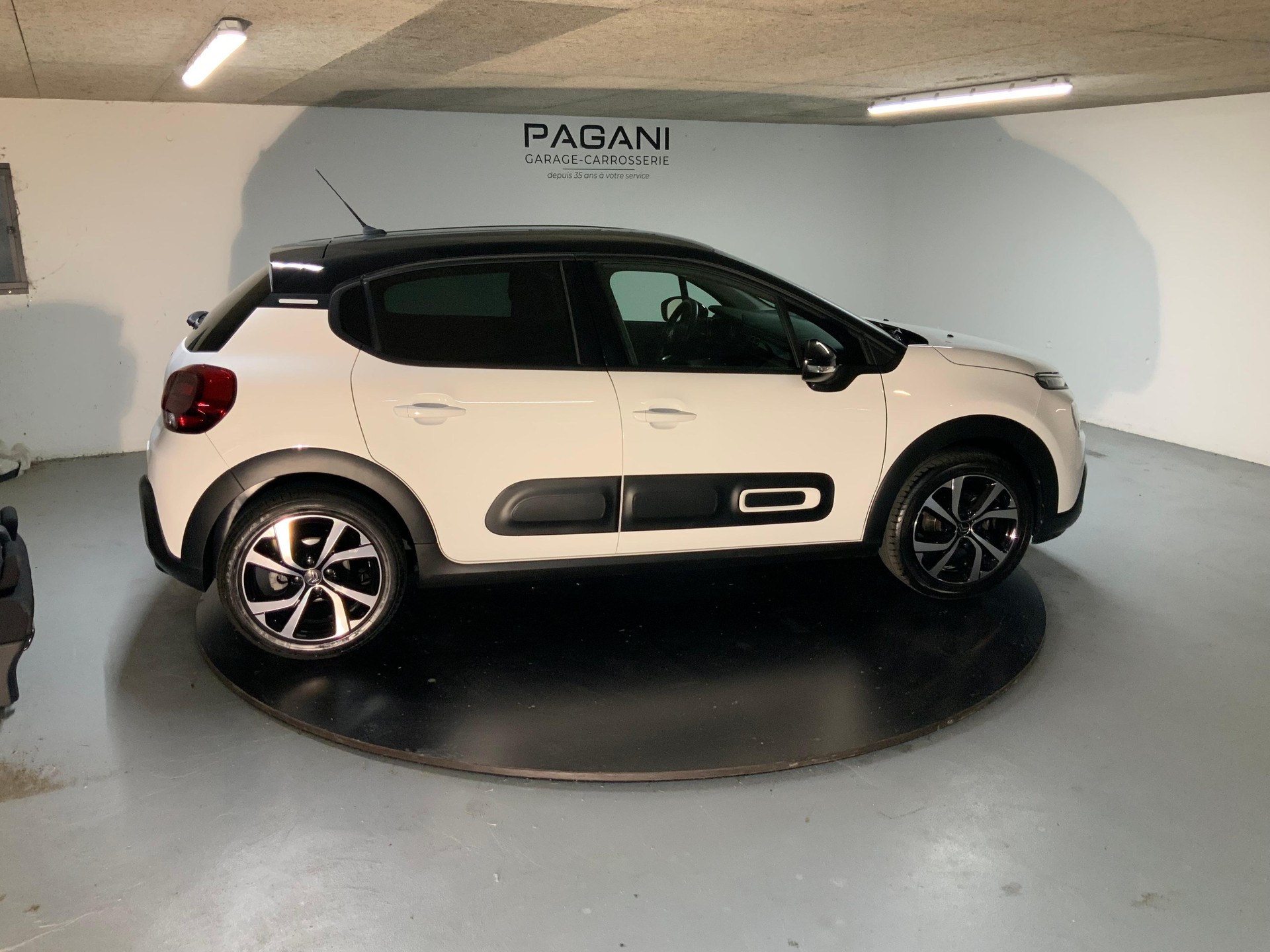 CITROEN C3 1.2 PureTech Shine - 4