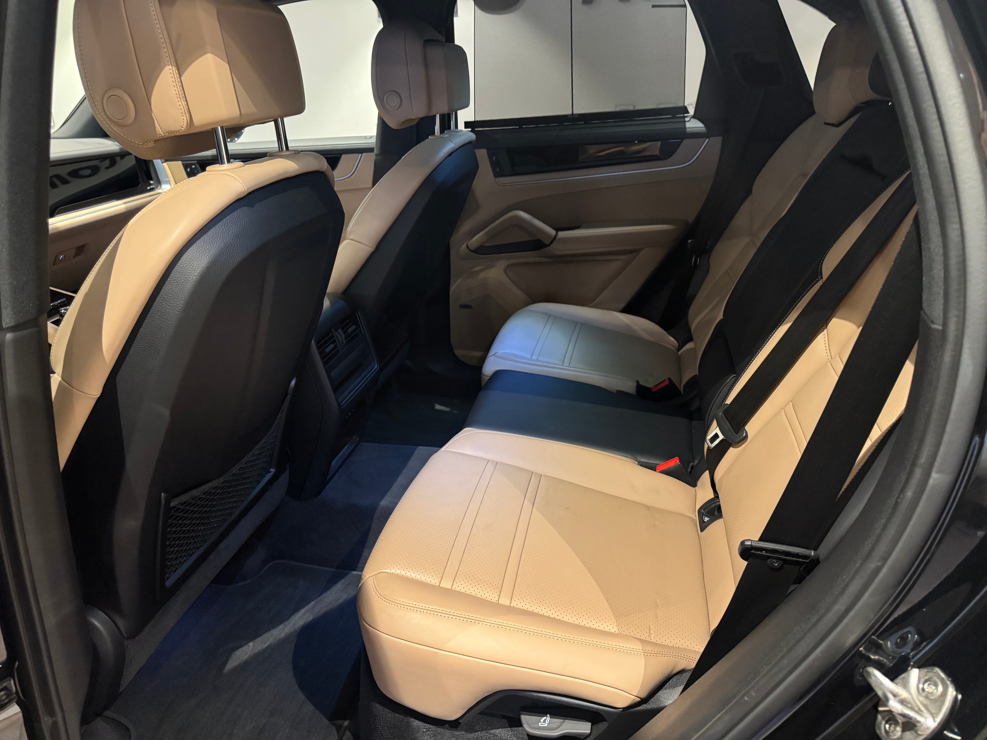 PORSCHE Cayenne 3.0 V6 E-Hybrid - 11