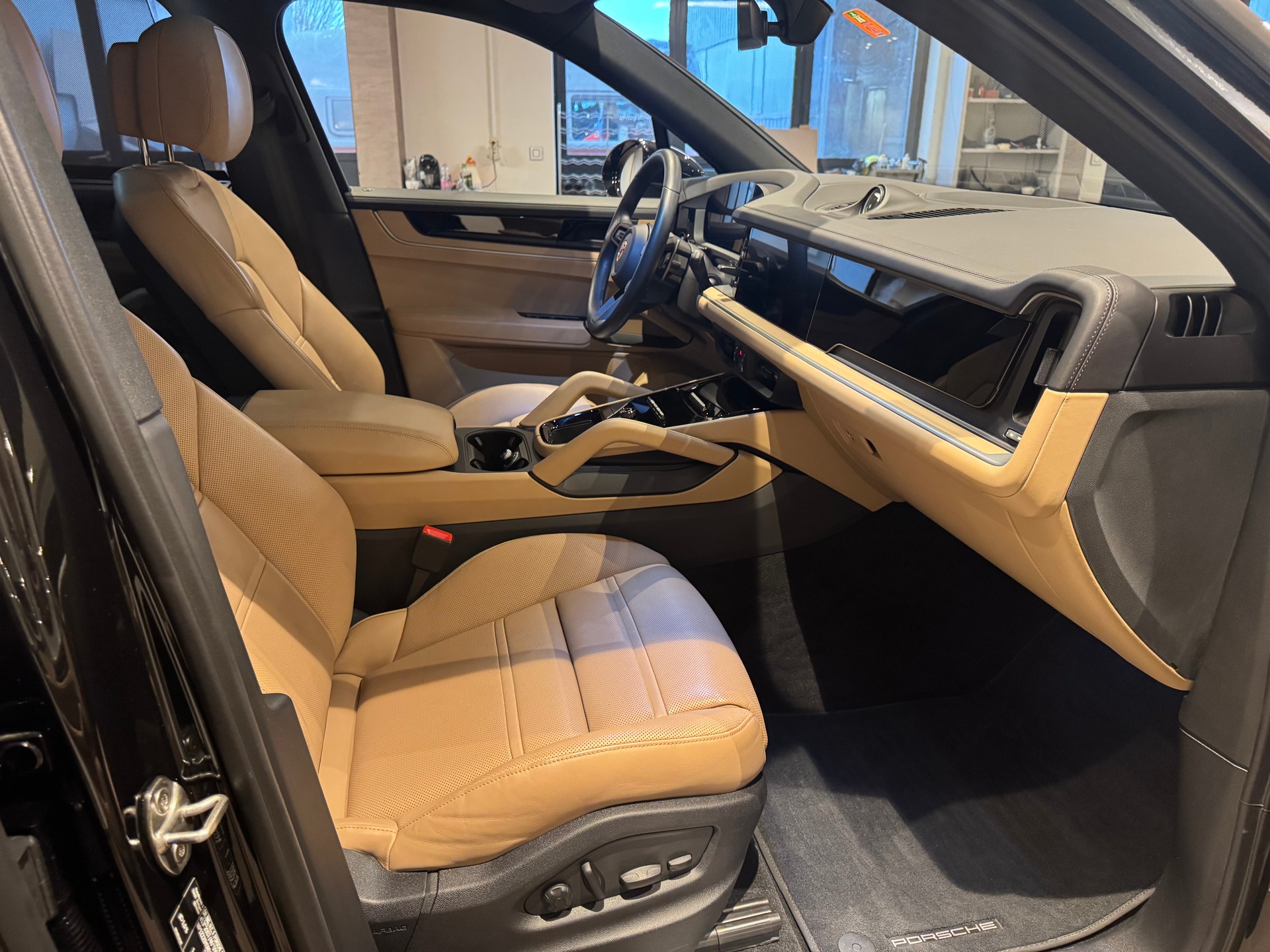 PORSCHE Cayenne 3.0 V6 E-Hybrid - 7