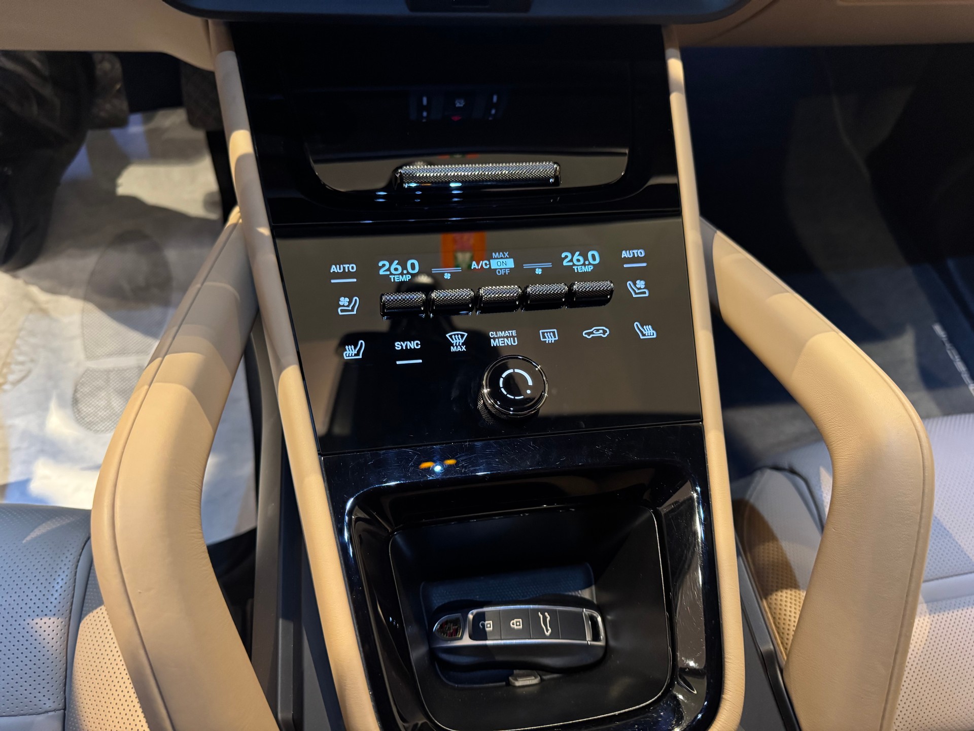 PORSCHE Cayenne 3.0 V6 E-Hybrid - 16