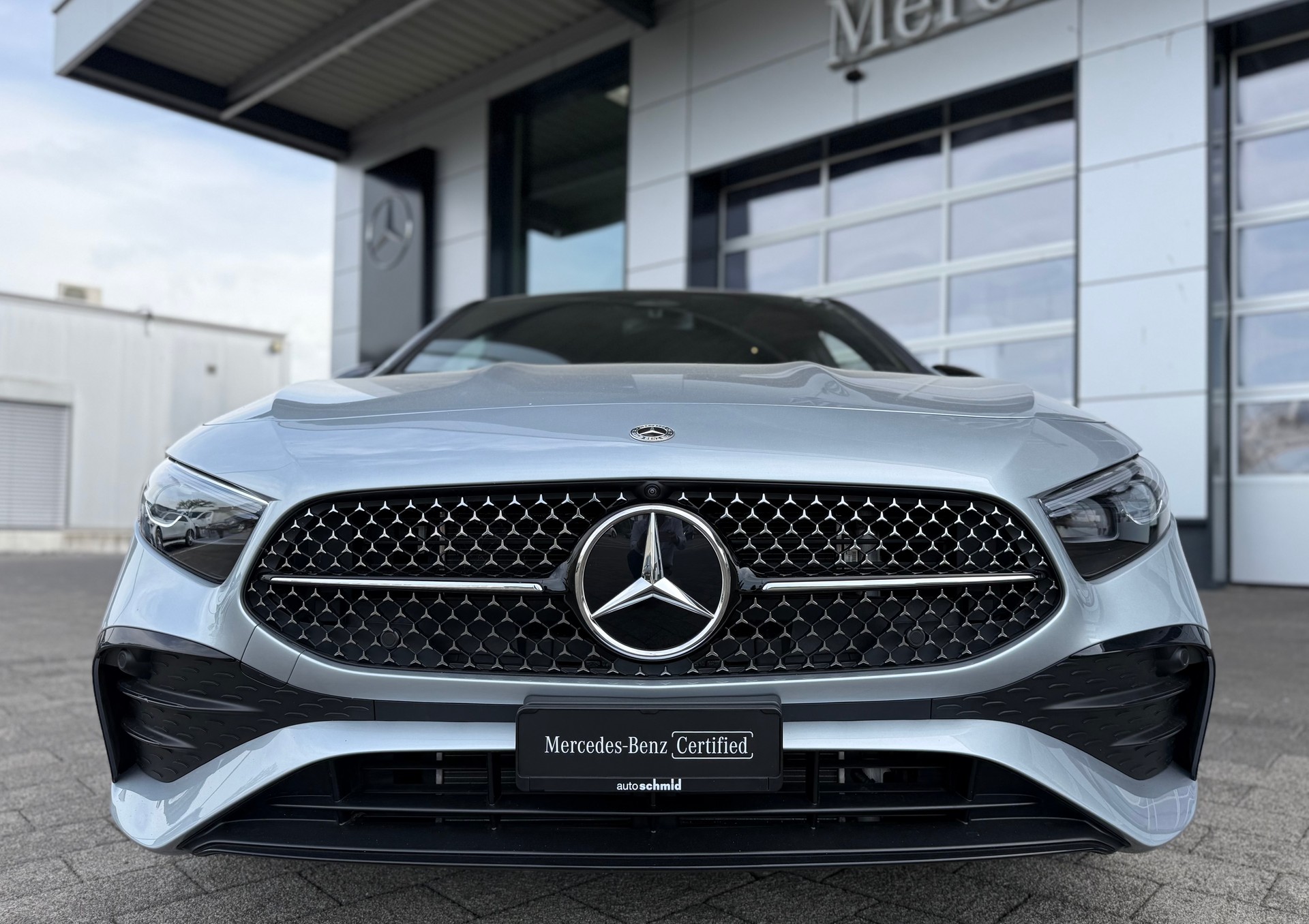 MERCEDES-BENZ A 250 e AMG Line 8G-DCT - 3