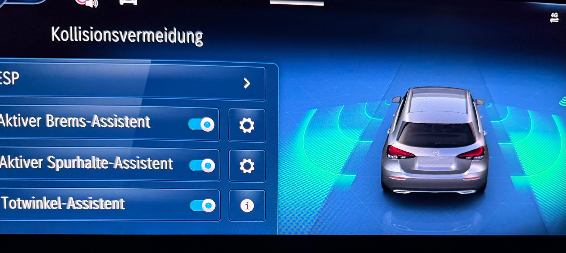 MERCEDES-BENZ A 250 e AMG Line 8G-DCT - 12