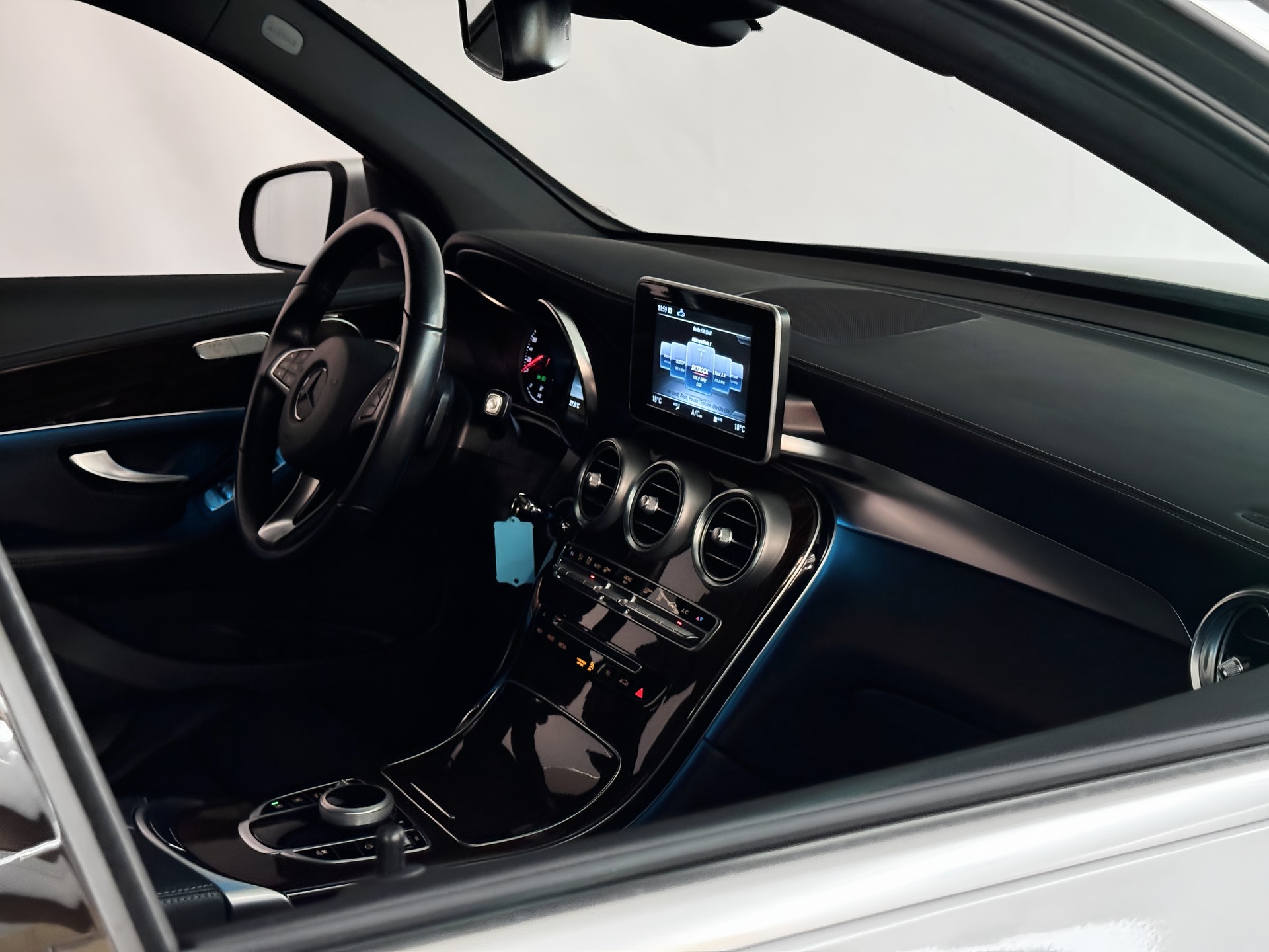 MERCEDES-BENZ GLC 250d Off-Road 4Matic 9G-Tronic - 23