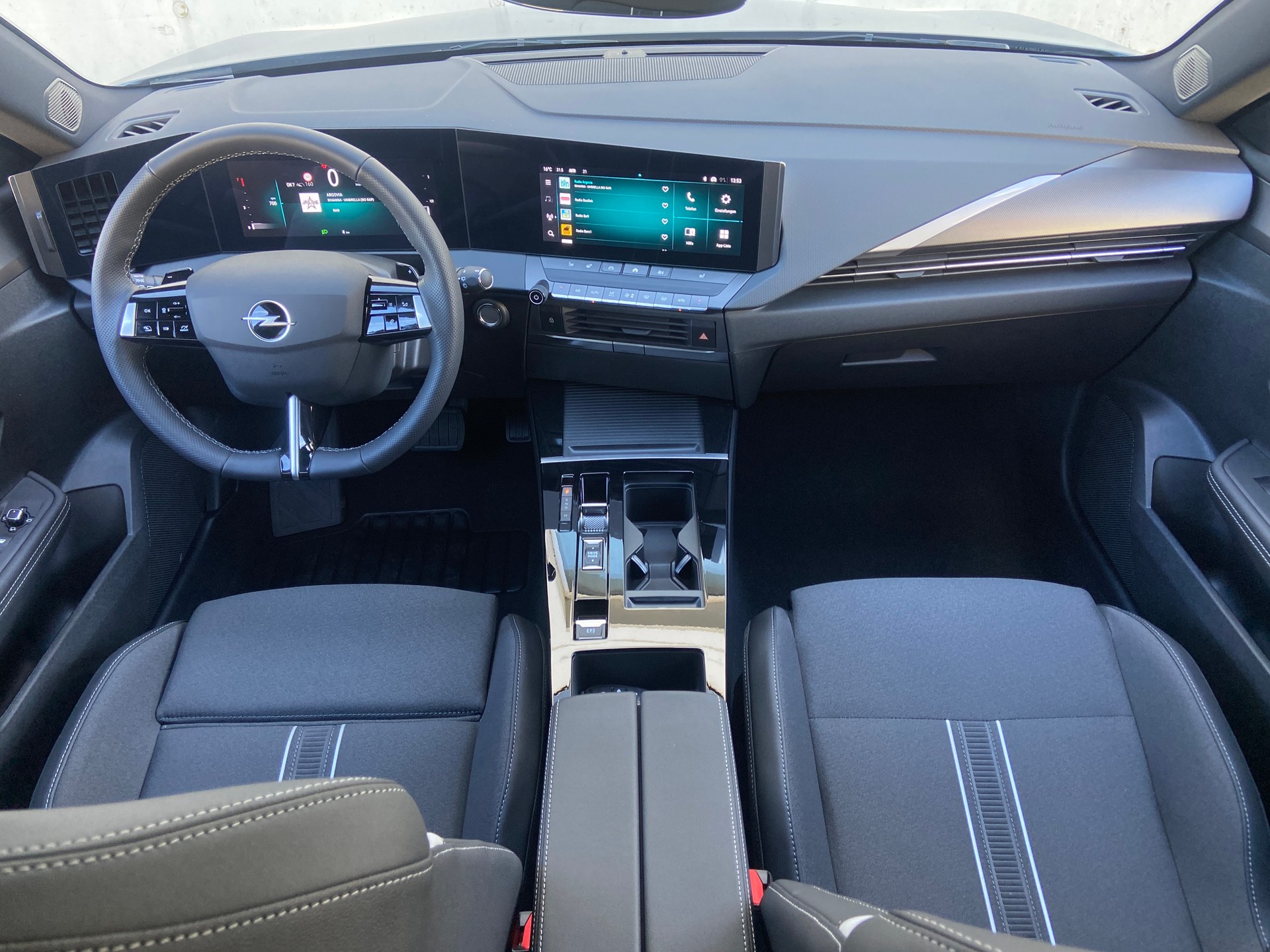 OPEL Astra Sports Tourer 1.2i Turbo GS Automat - 4