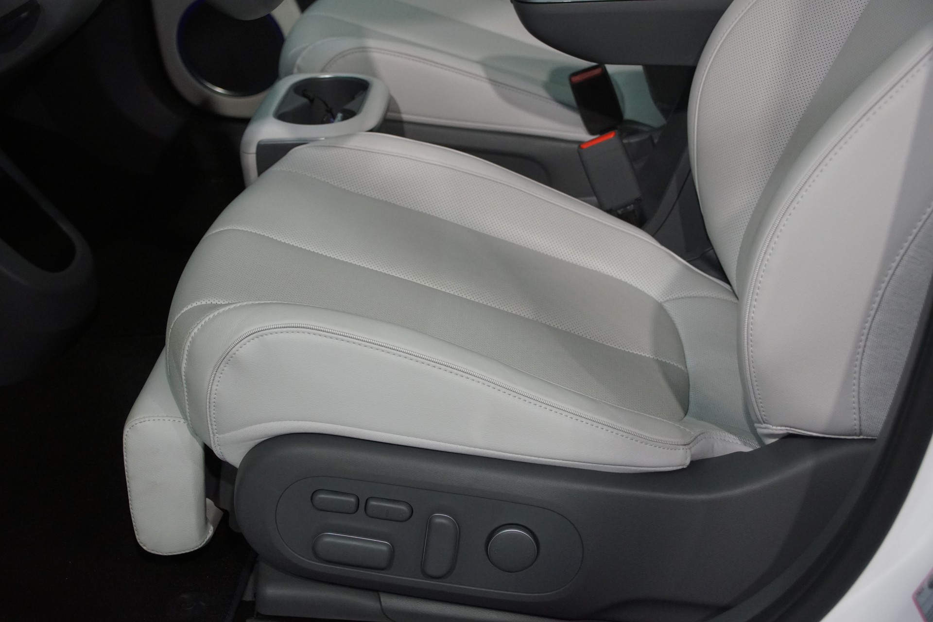 HYUNDAI Ioniq 5 77kWh Vertex 4WD ++SWISS++ - 18