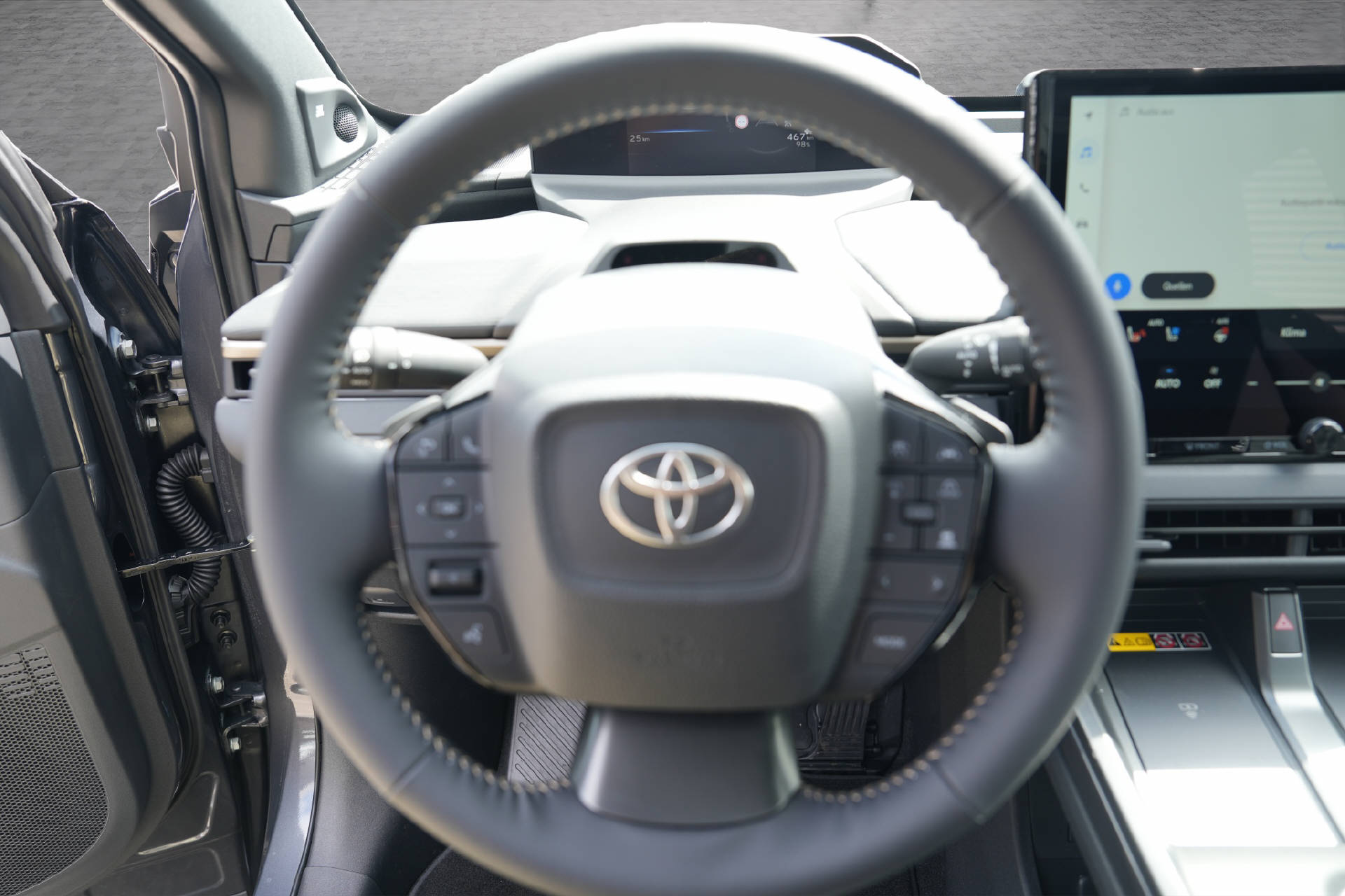 TOYOTA bZ4X Touring Premium AWD - 14