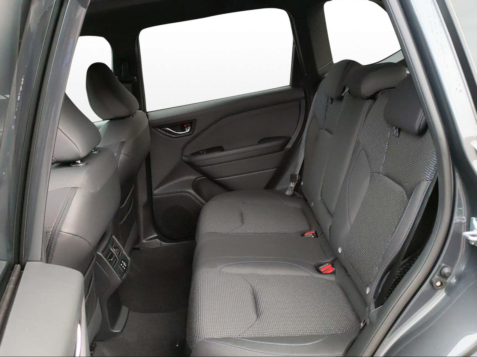 SUBARU Forester Station 2.0i e-Boxer Swiss Plus - 8