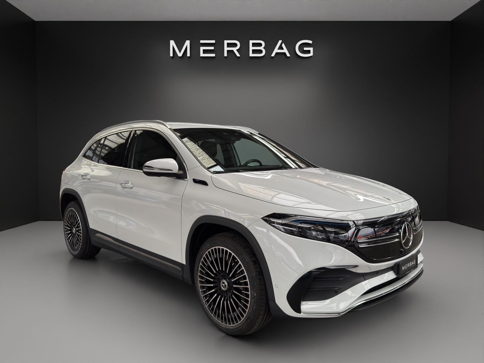 MERCEDES-BENZ EQA 300 AMG Line 4Matic - 6