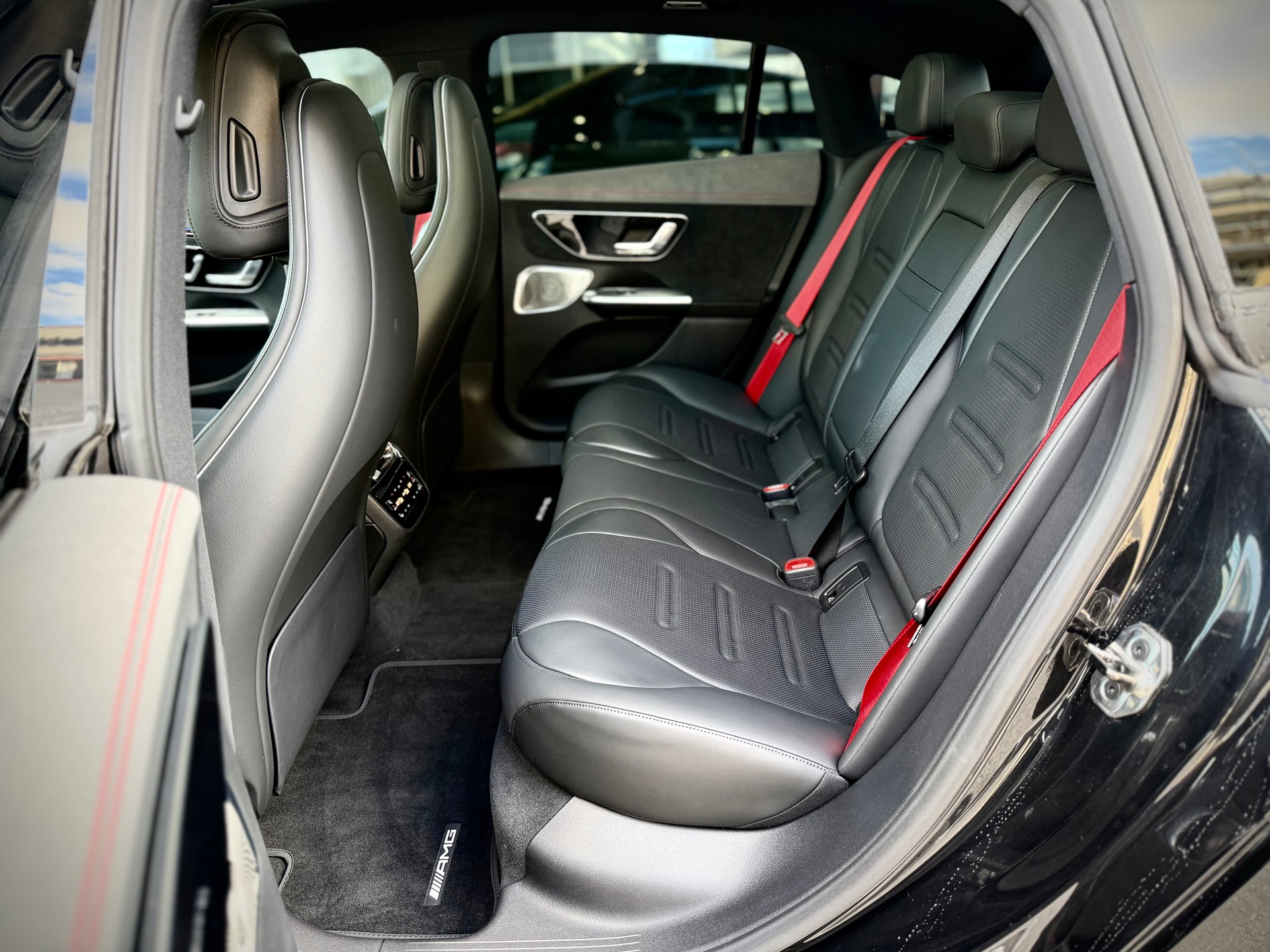 MERCEDES-BENZ EQE 43 AMG 4 Matic - 6