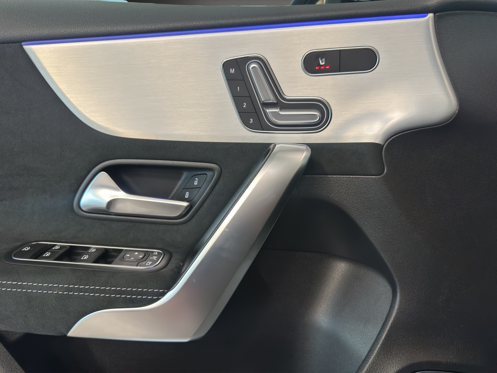 MERCEDES-BENZ A 250 4Matic 8G-DCT AMG Line - 13