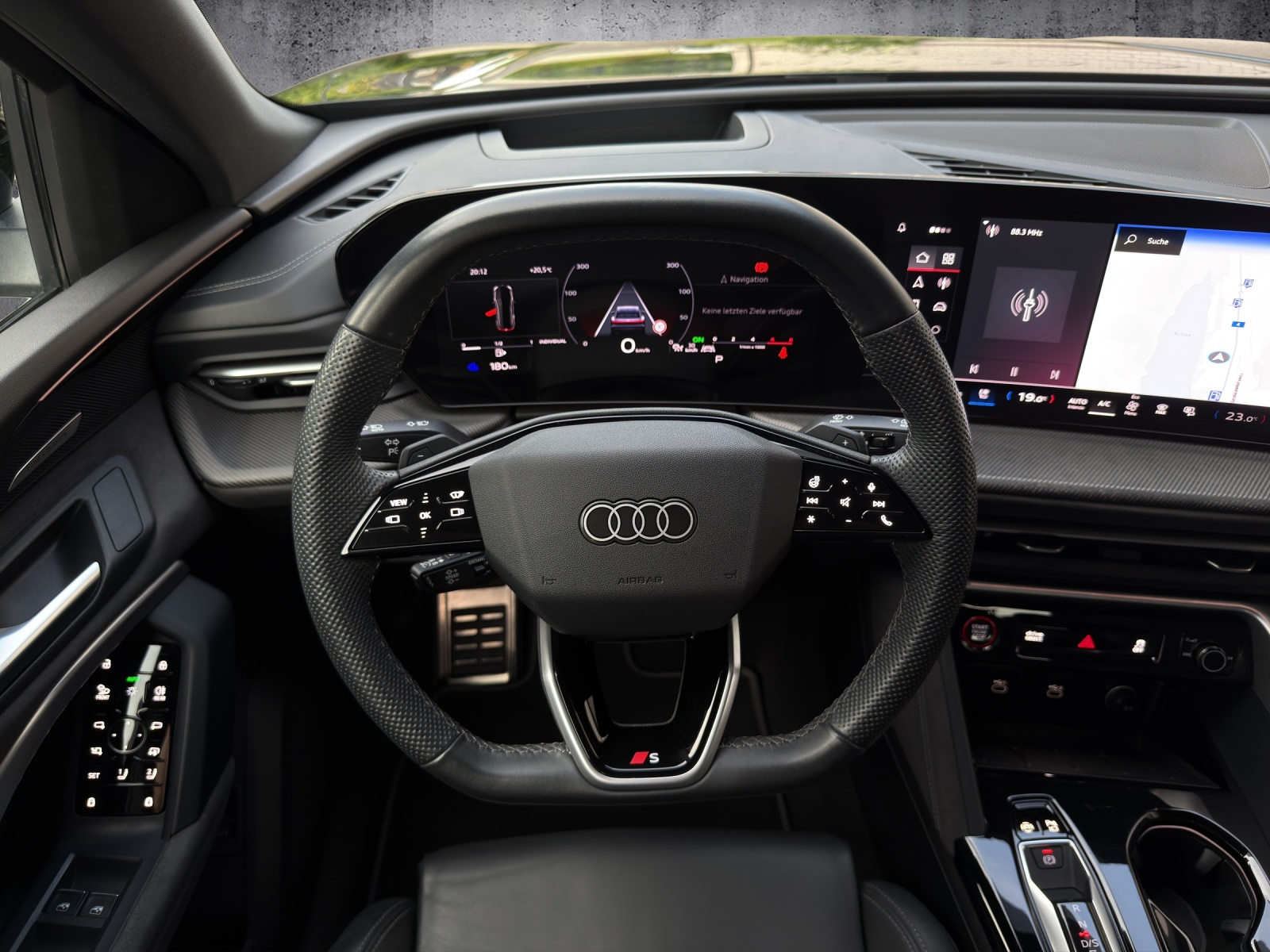 AUDI SQ5 TFSI quattro S-tronic *CH-Fahrzeug / Gratisservice / 5 Jahre Garantie* - 9