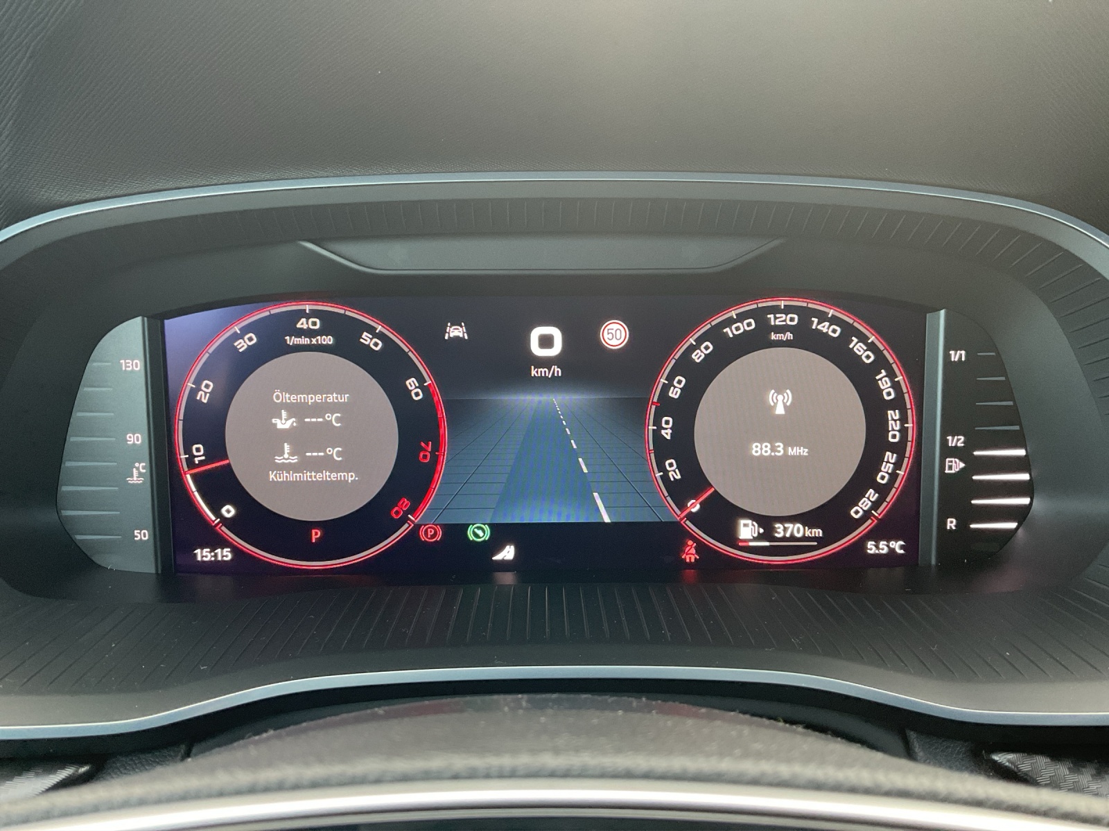 SKODA Octavia Combi 2.0 TSI DSG RS - 8