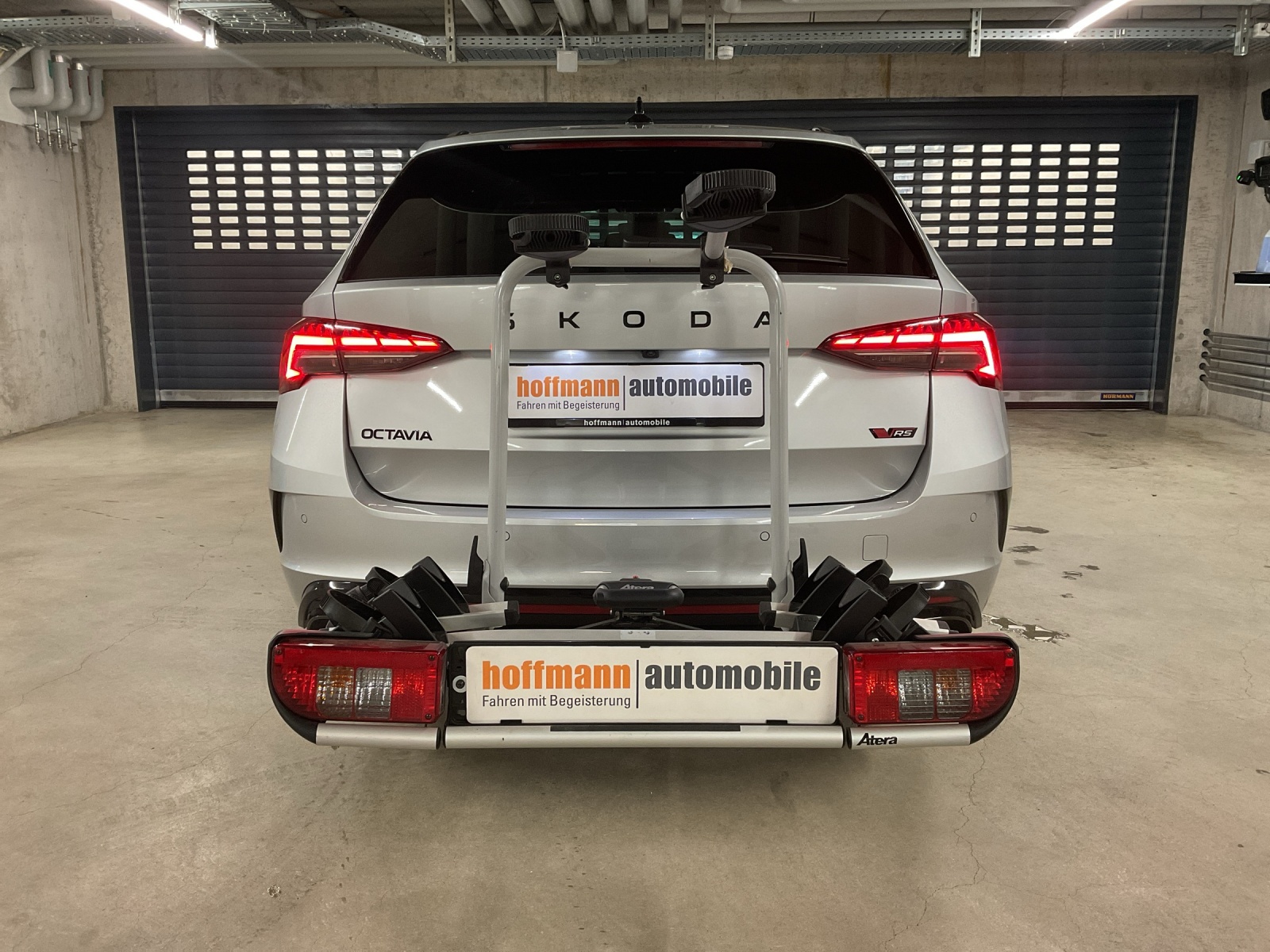 SKODA Octavia Combi 2.0 TSI DSG RS - 17