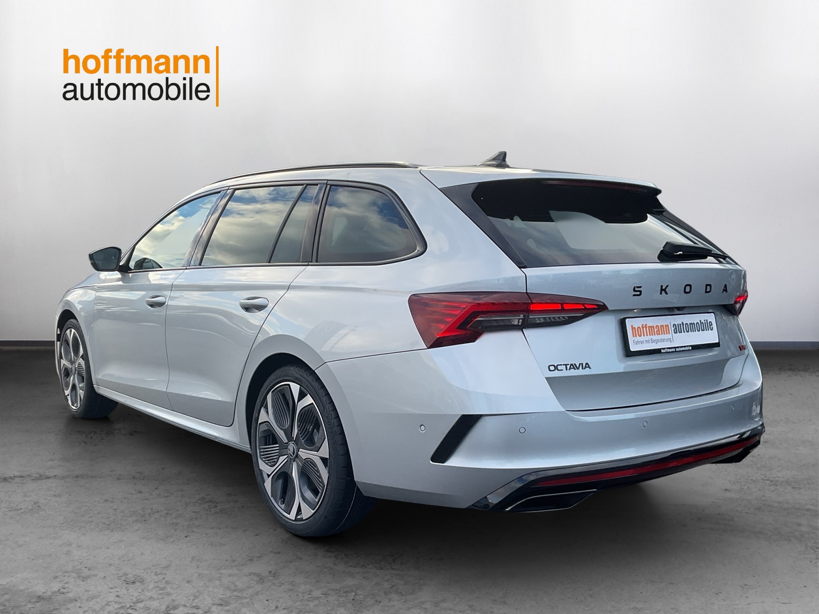 SKODA Octavia Combi 2.0 TSI DSG RS - 6