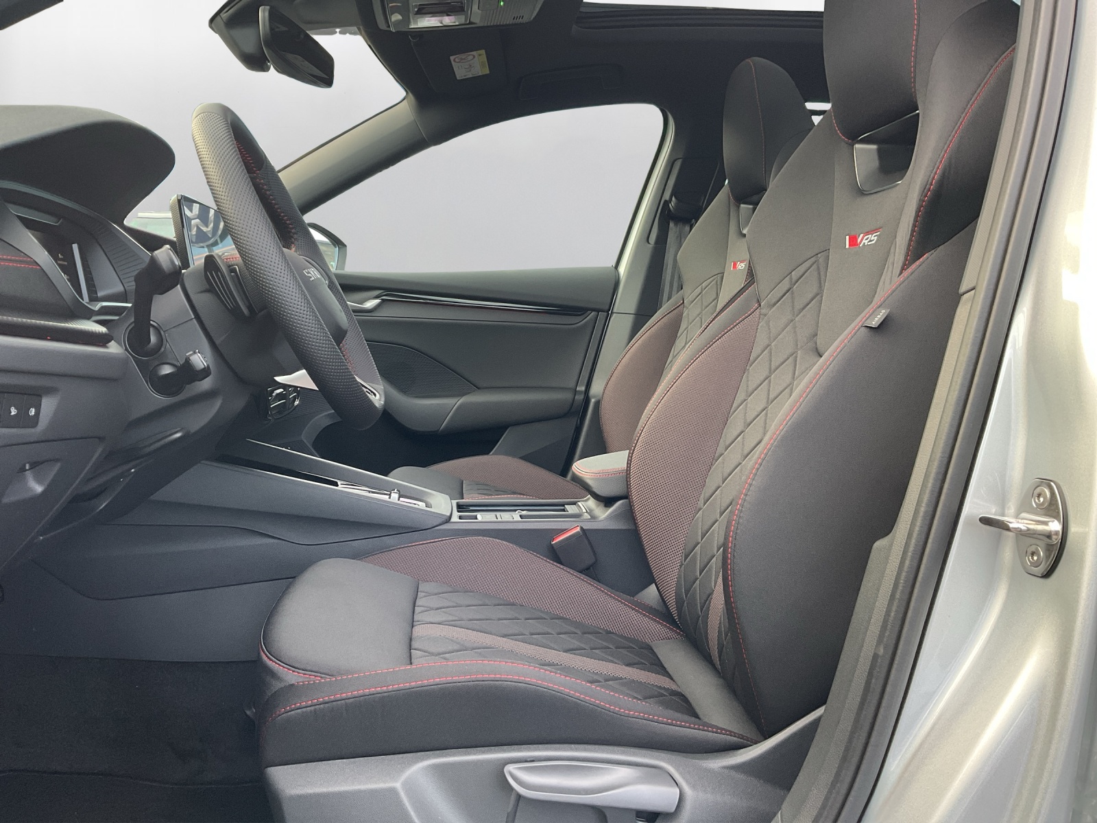 SKODA Octavia Combi 2.0 TSI DSG RS - 10