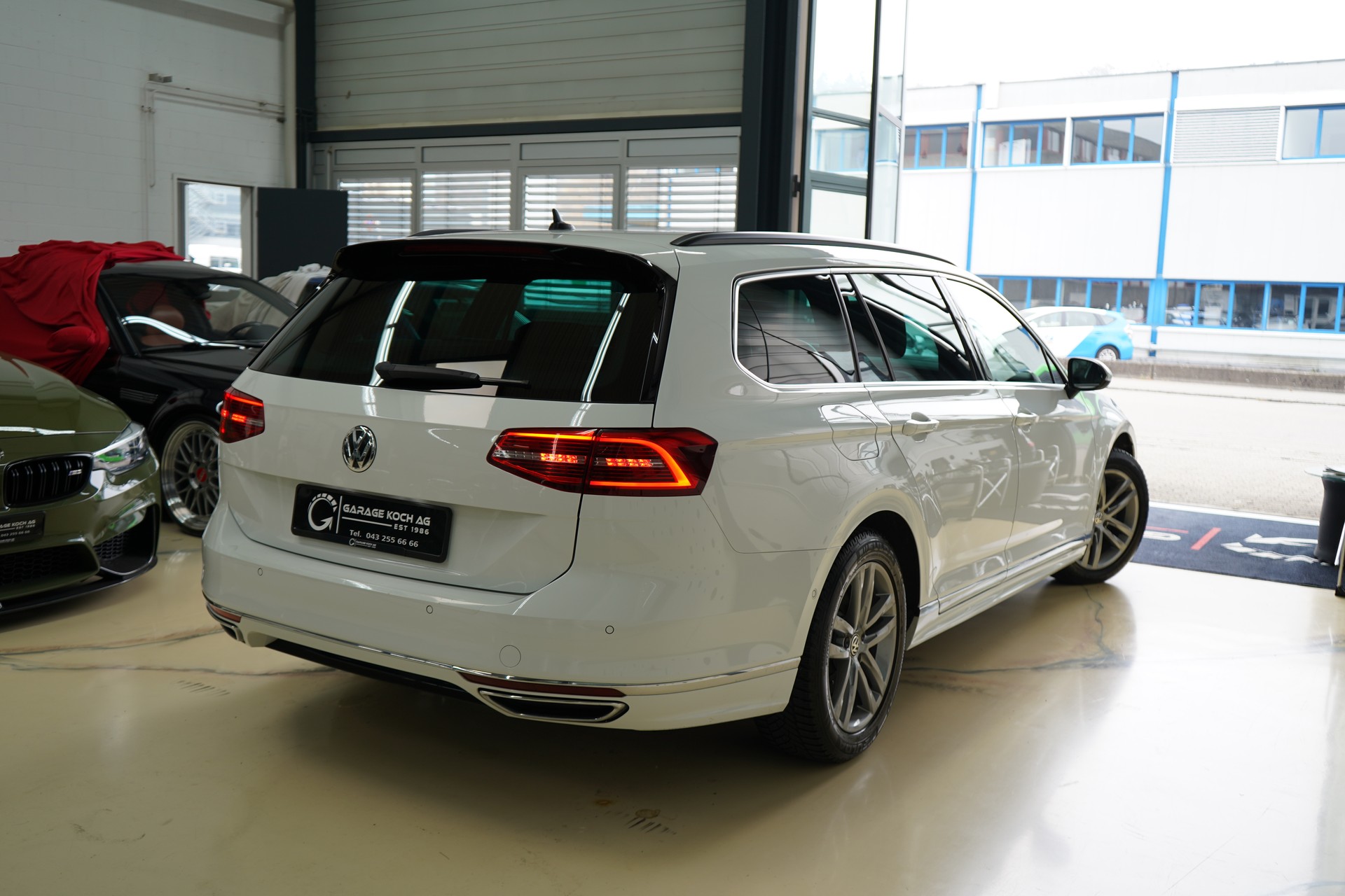 VW Passat Variant 1.5 TSI EVO Highline DSG / R-Line** - 9