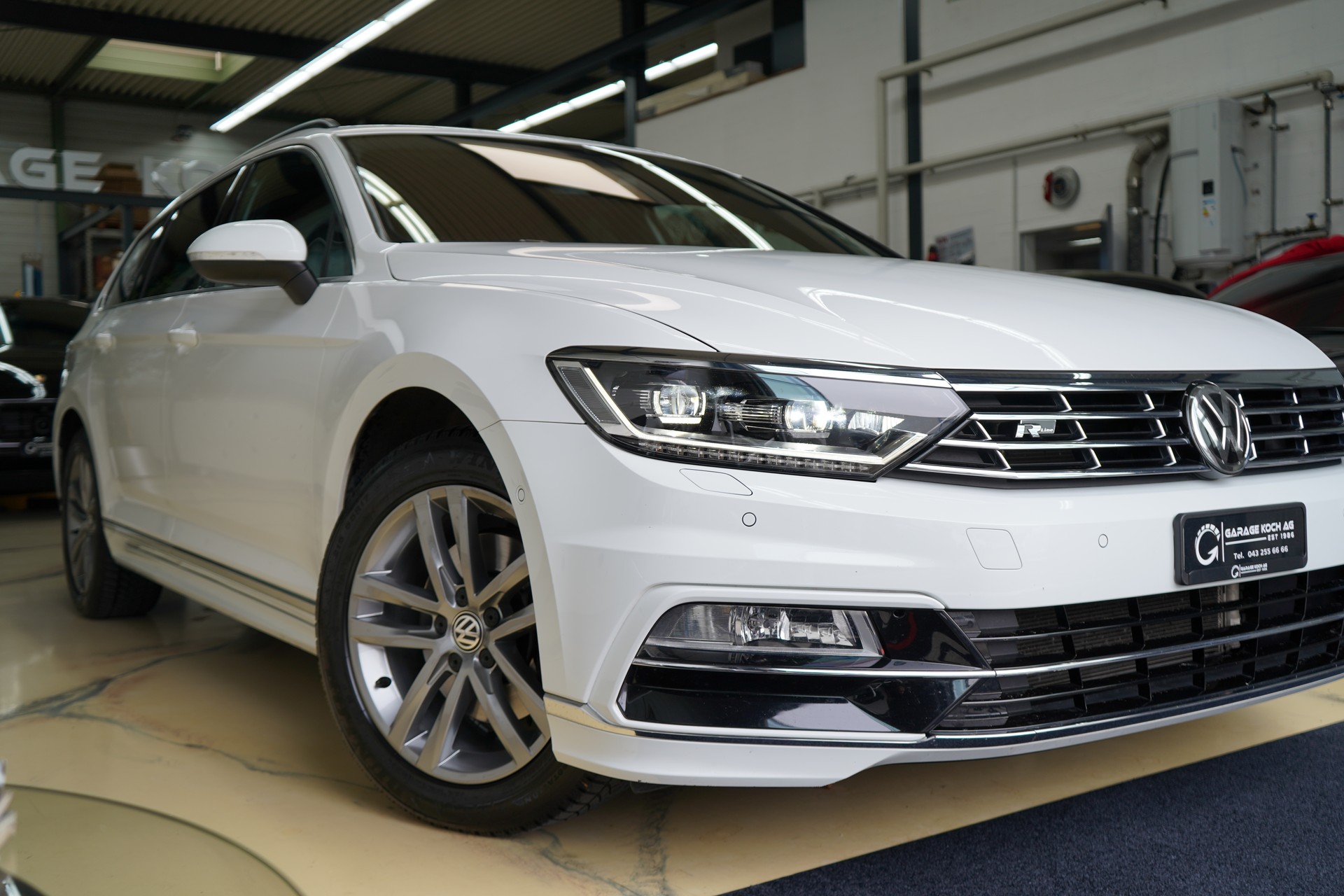 VW Passat Variant 1.5 TSI EVO Highline DSG / R-Line** - 13