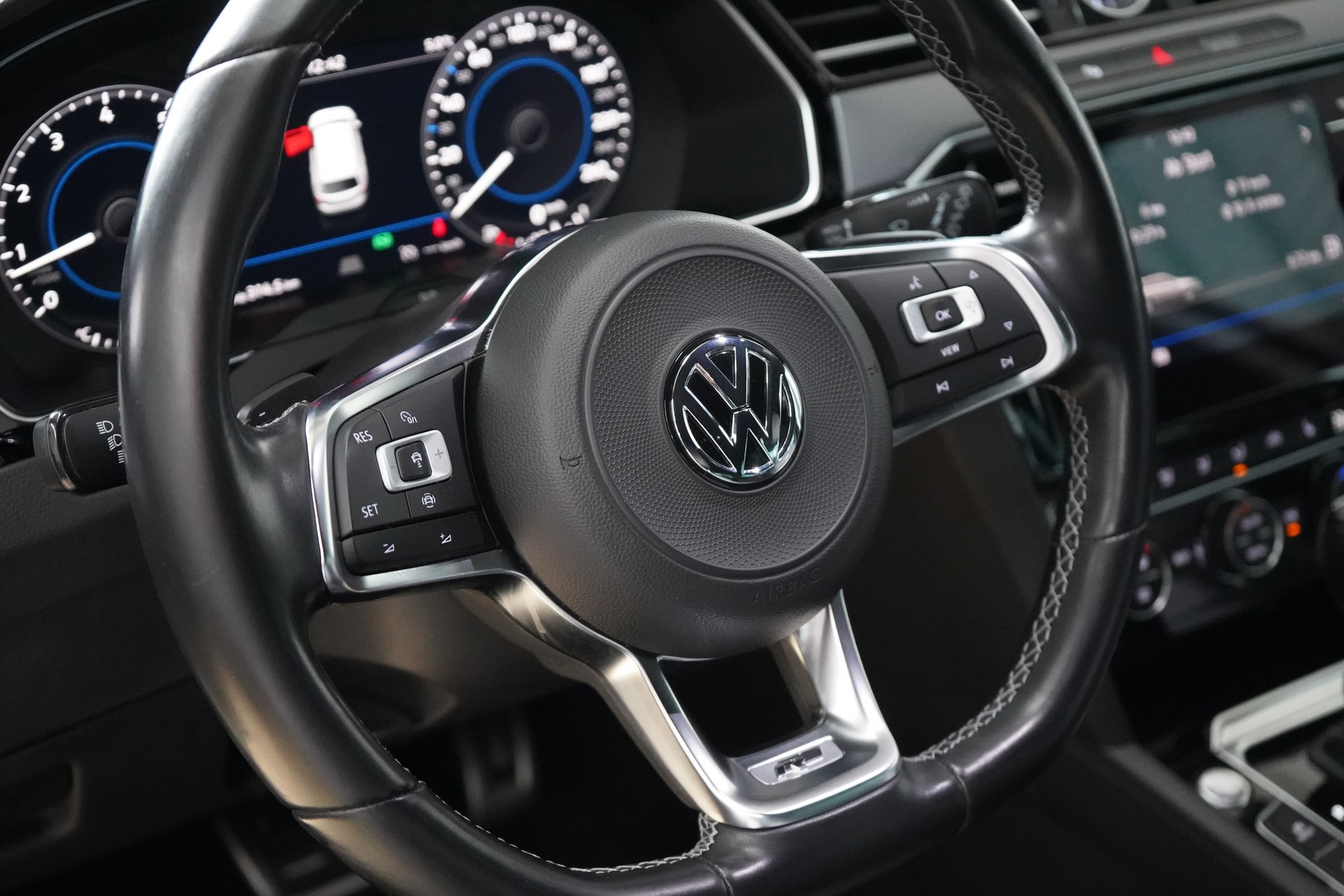 VW Passat Variant 1.5 TSI EVO Highline DSG / R-Line** - 19