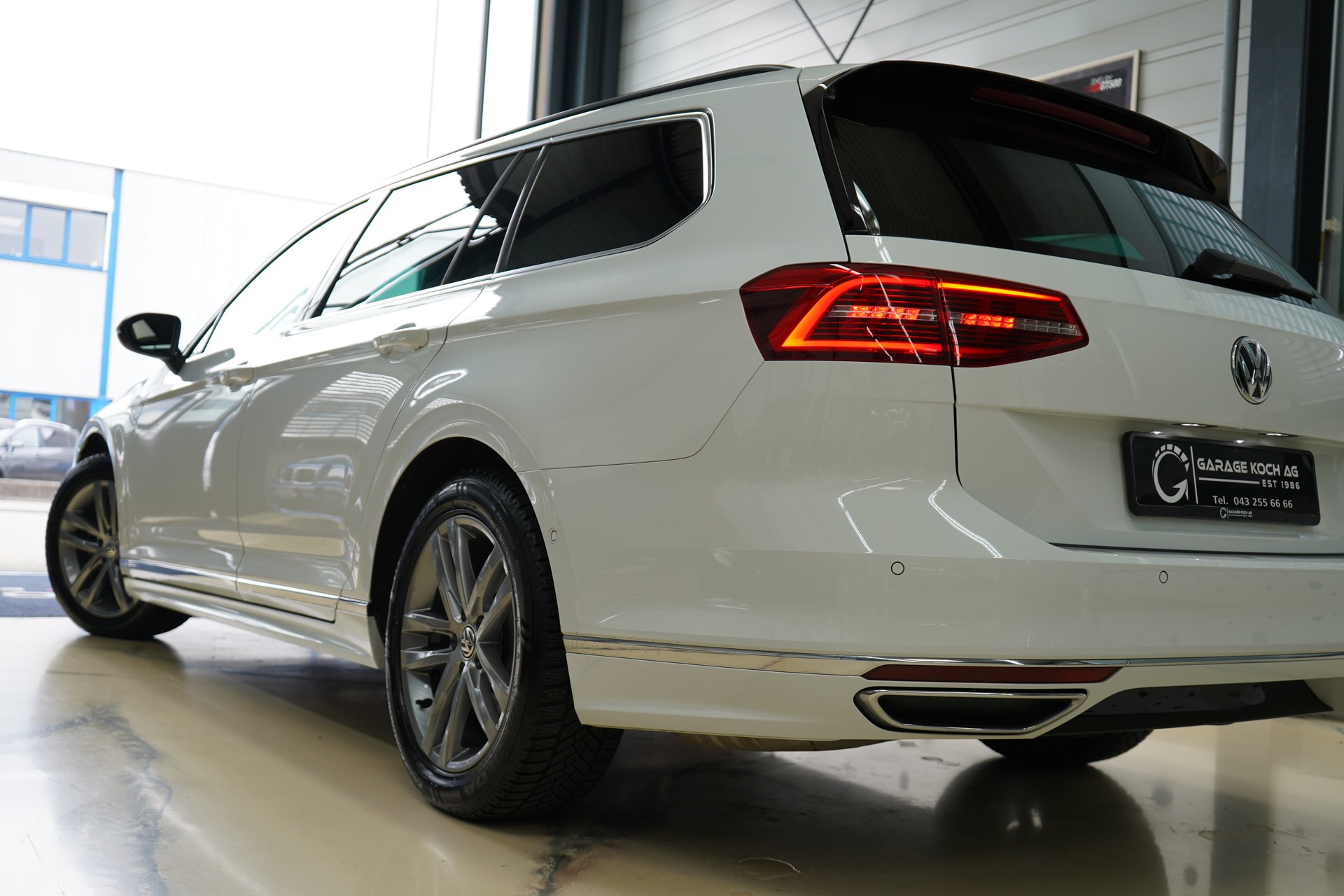 VW Passat Variant 1.5 TSI EVO Highline DSG / R-Line** - 6