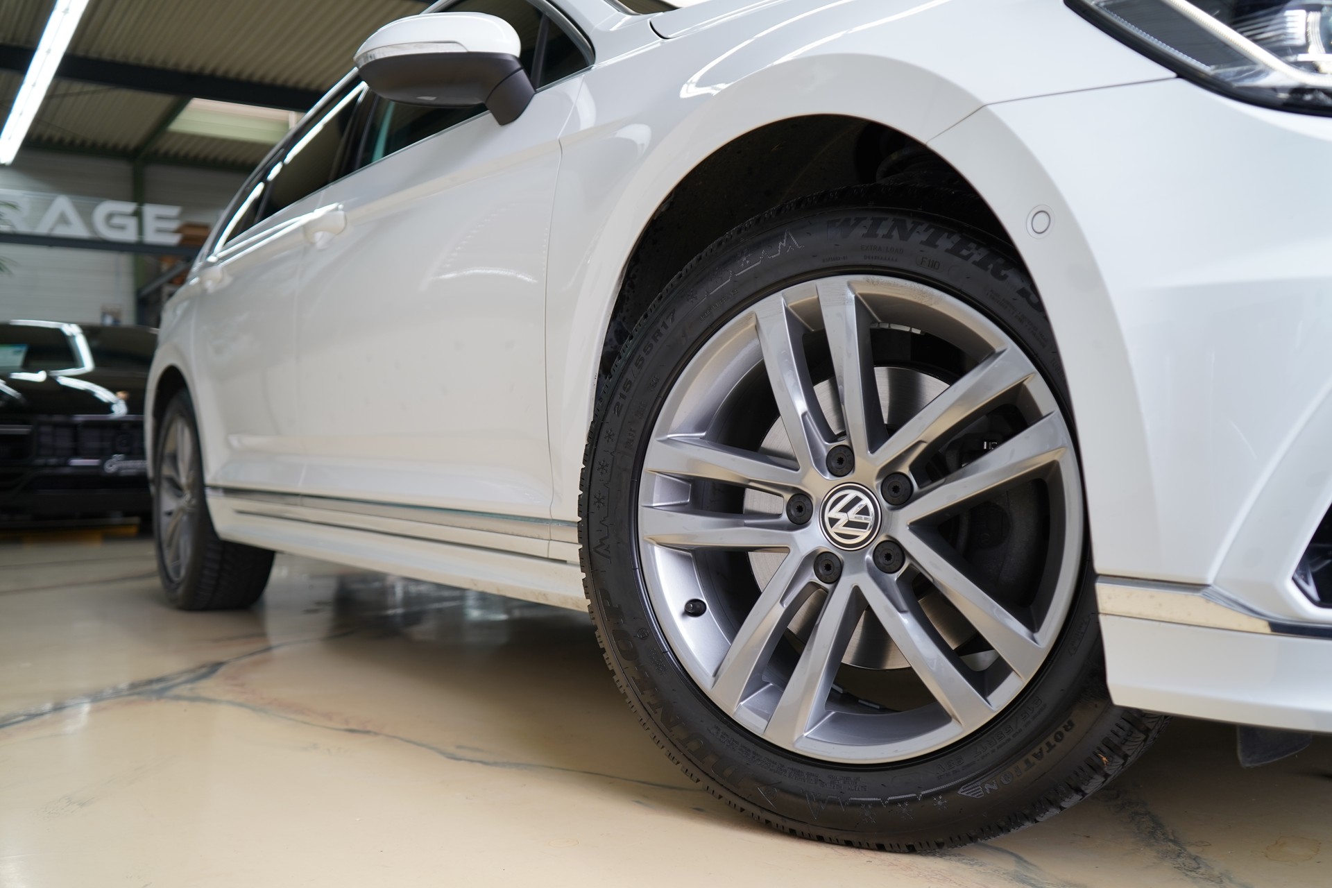 VW Passat Variant 1.5 TSI EVO Highline DSG / R-Line** - 14