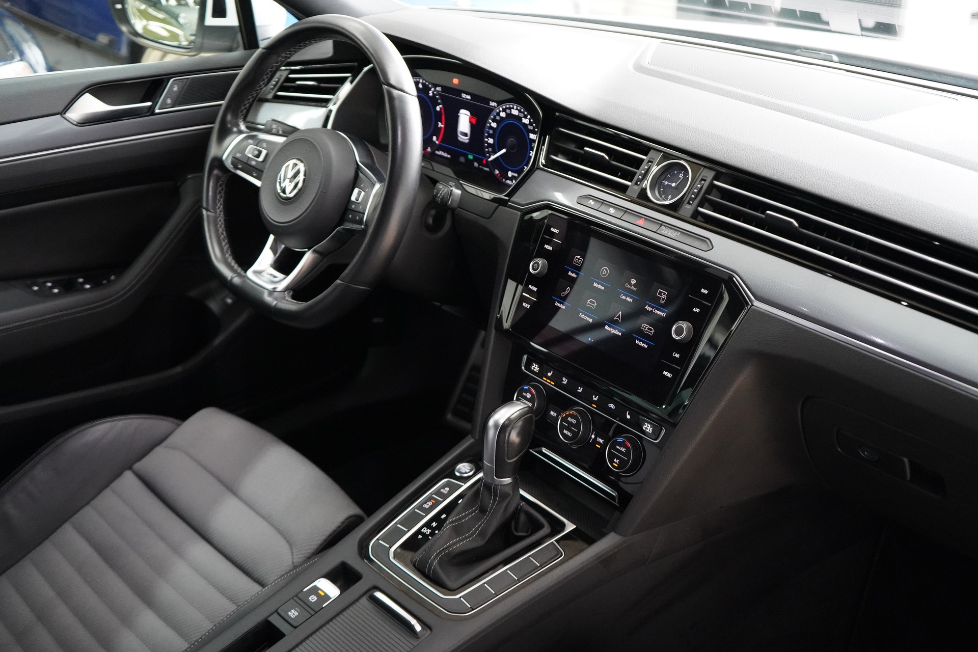 VW Passat Variant 1.5 TSI EVO Highline DSG / R-Line** - 28