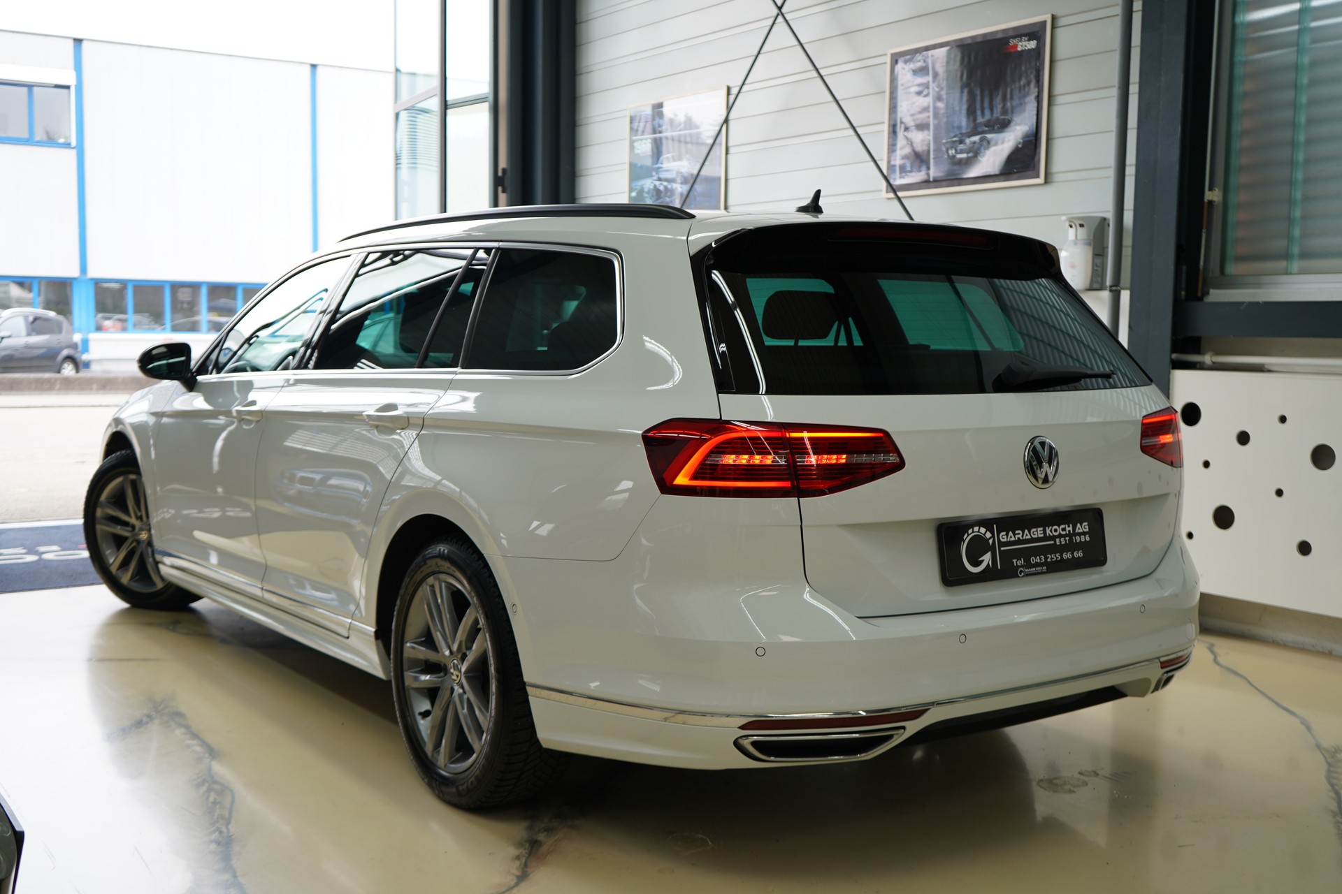 VW Passat Variant 1.5 TSI EVO Highline DSG / R-Line** - 5