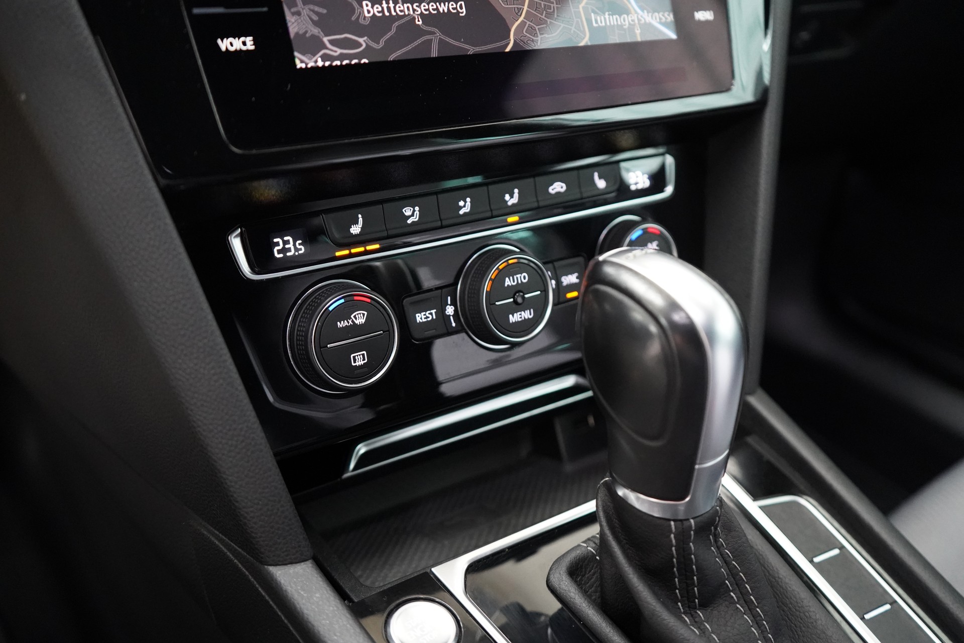 VW Passat Variant 1.5 TSI EVO Highline DSG / R-Line** - 22