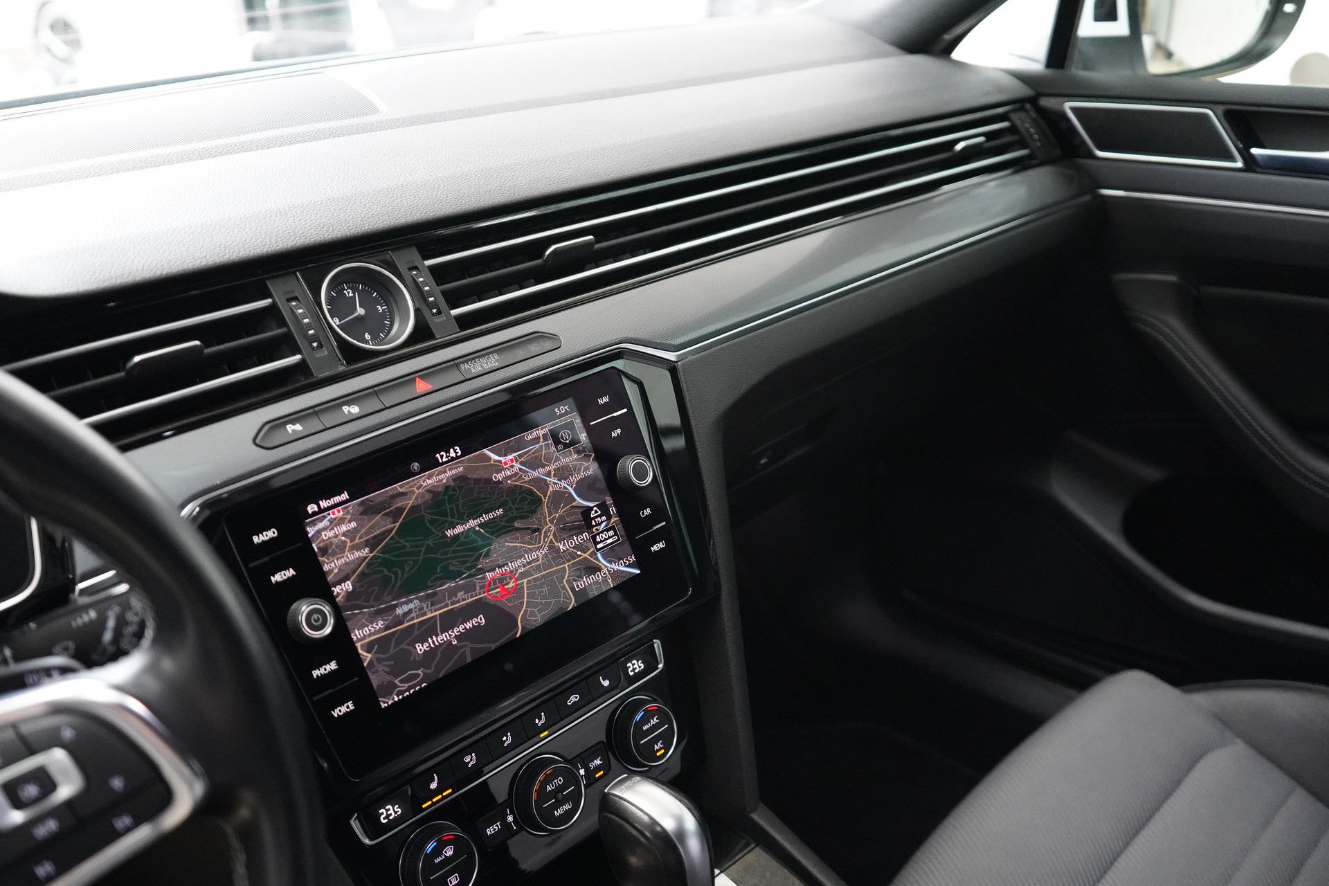 VW Passat Variant 1.5 TSI EVO Highline DSG / R-Line** - 20