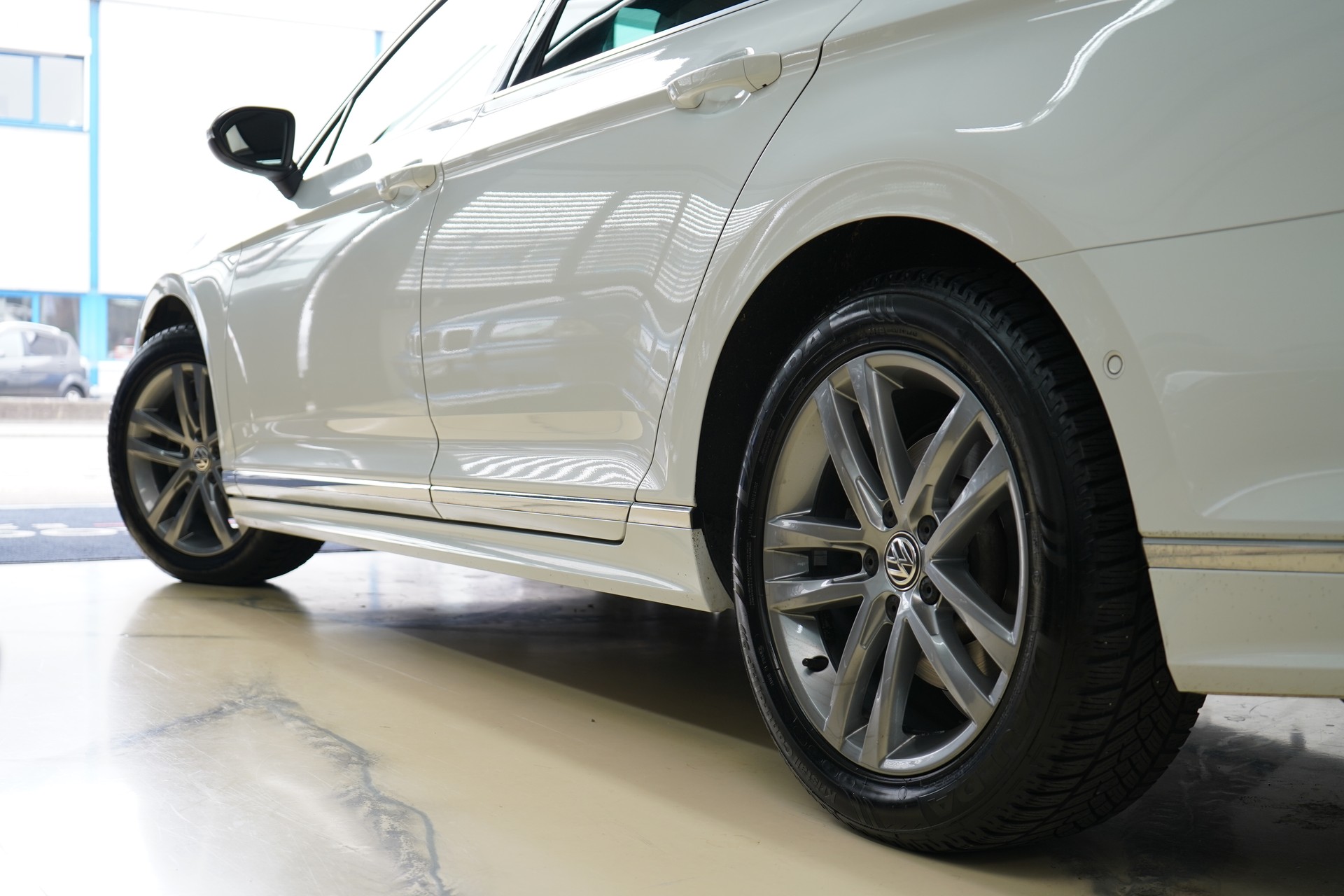 VW Passat Variant 1.5 TSI EVO Highline DSG / R-Line** - 7