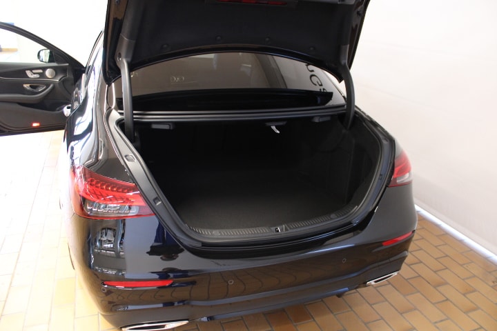 MERCEDES-BENZ E 220 d 4Matic AMG Line Swiss Star Limousine - 4