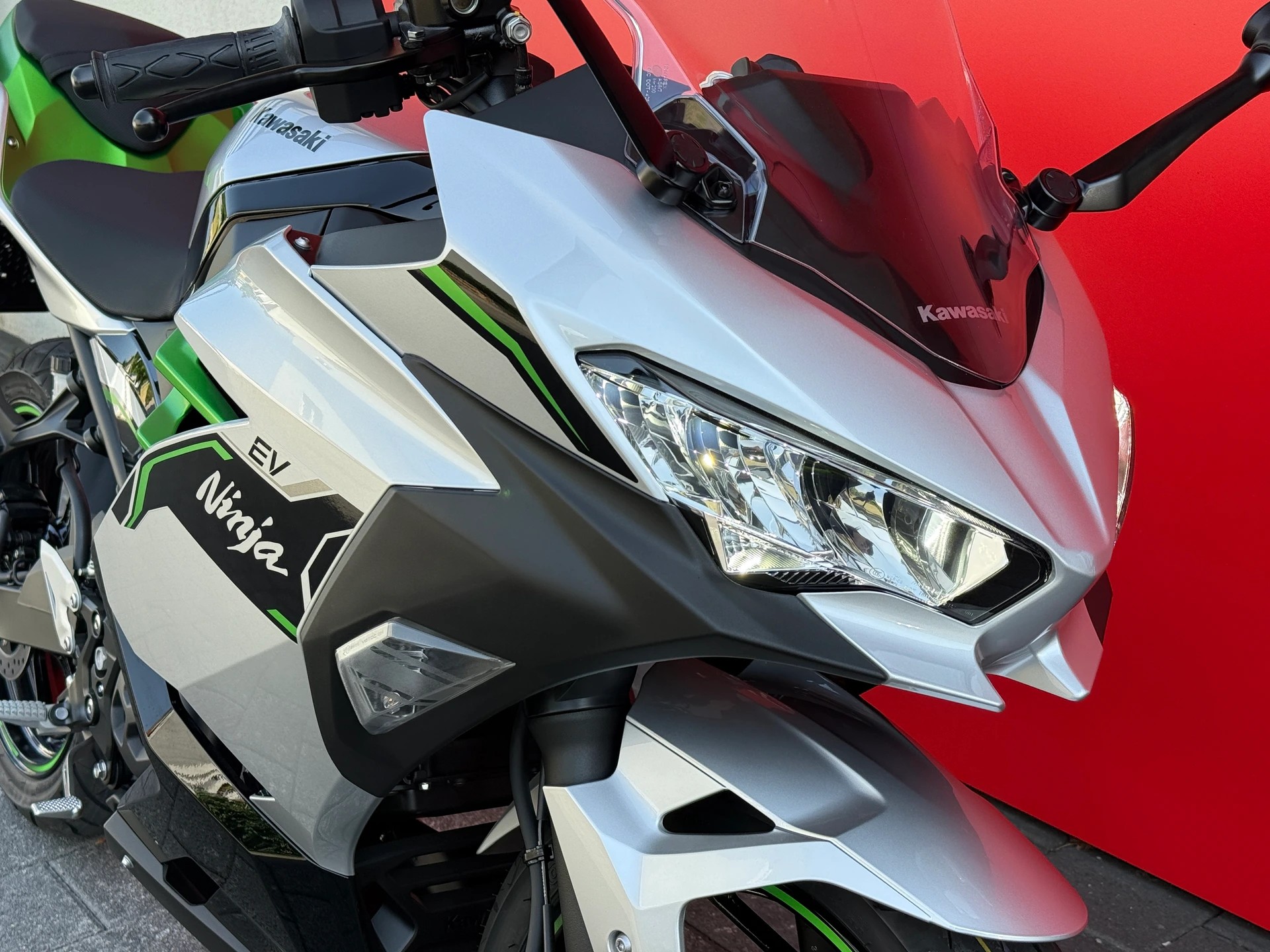 KAWASAKI Ninja E-1 - 14
