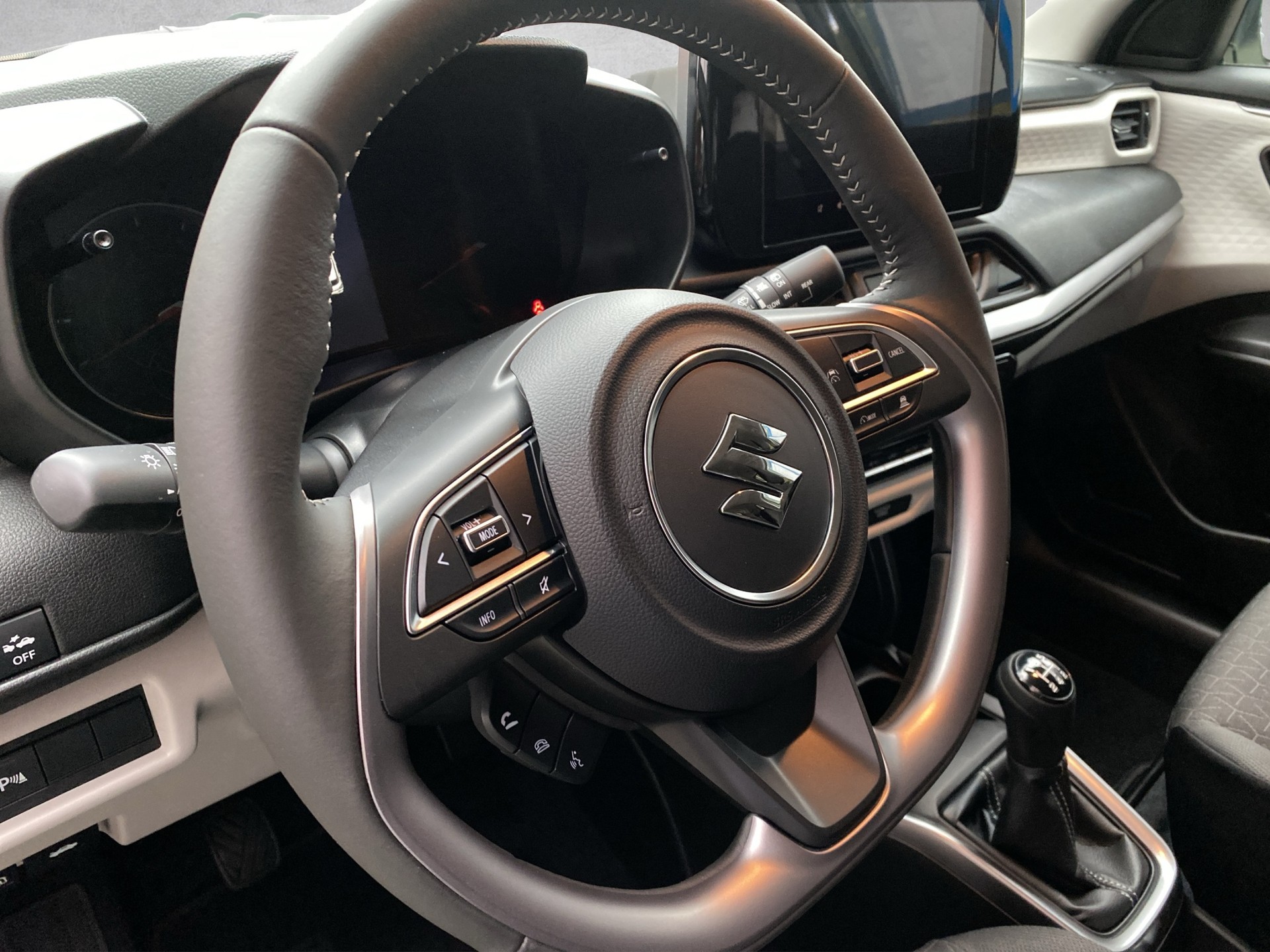 SUZUKI Swift 1.2 Compact Top Hybrid 4x4 - 13