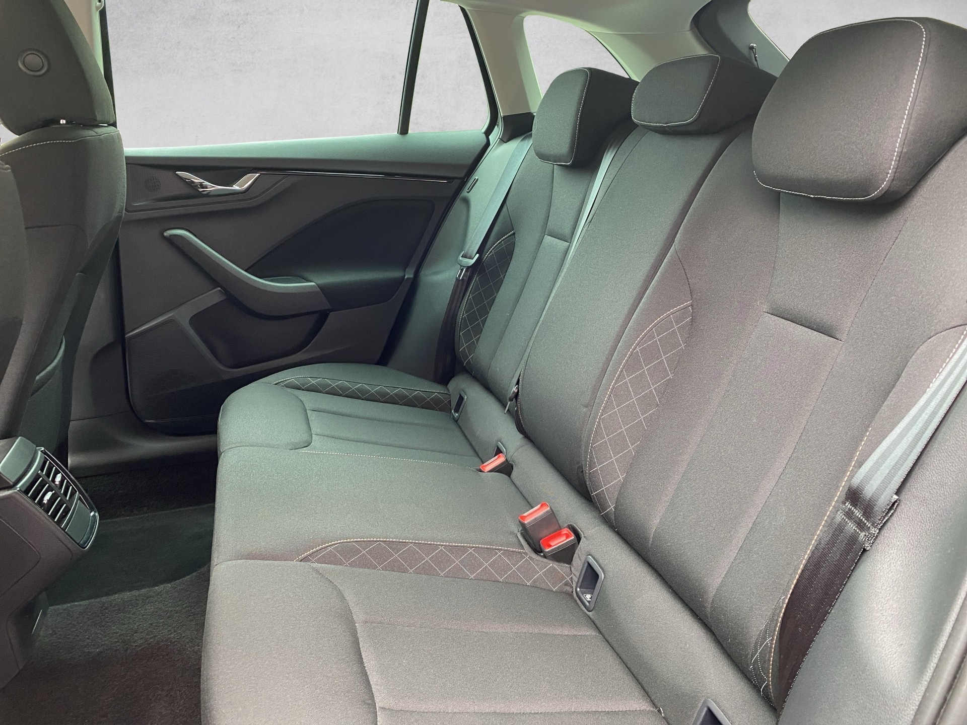 SKODA Scala 1.0 TSI Ambition DSG - 12