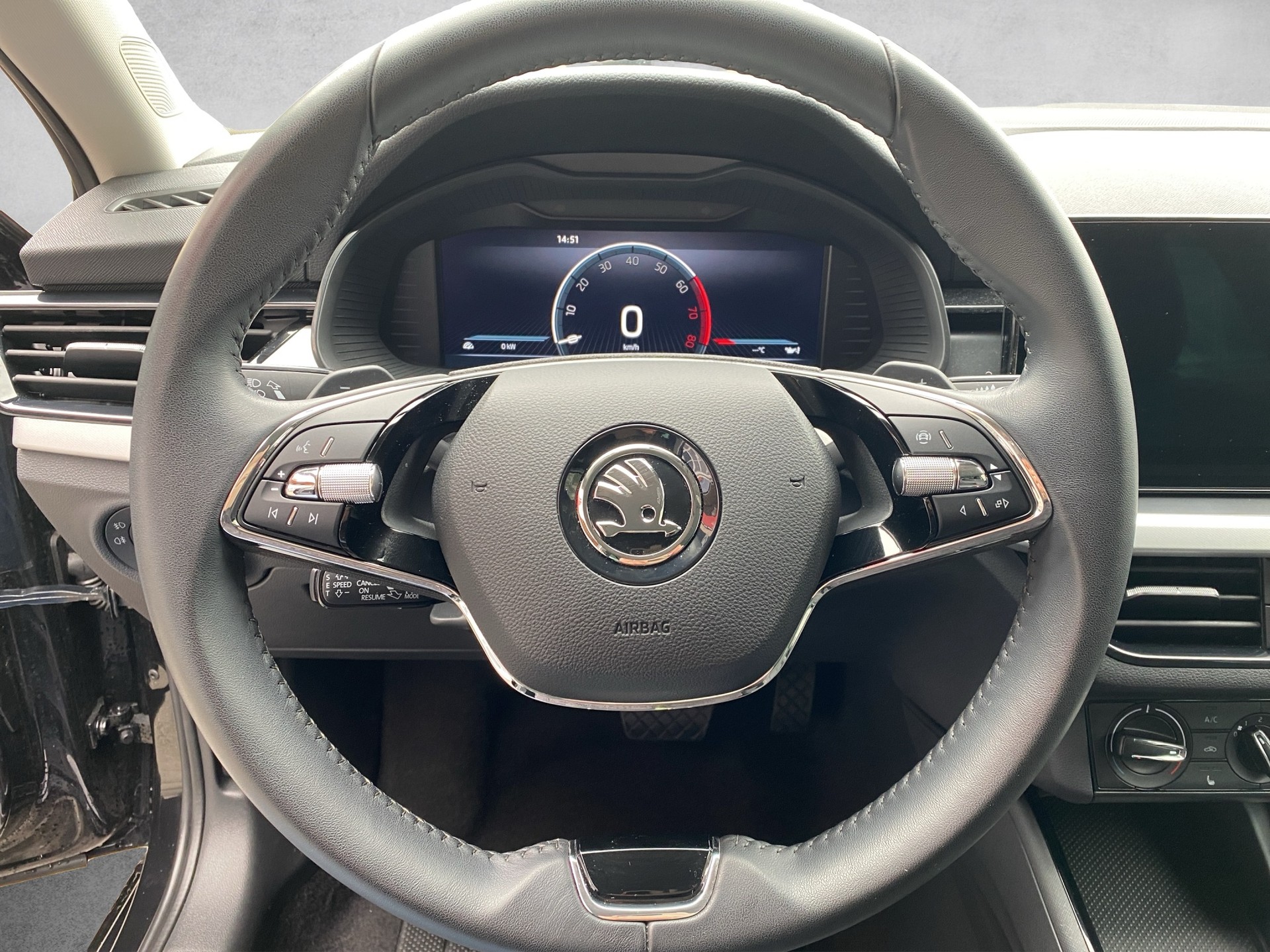 SKODA Scala 1.0 TSI Ambition DSG - 10