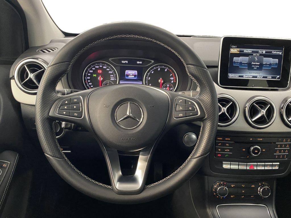 MERCEDES-BENZ B 200 Urban - 11