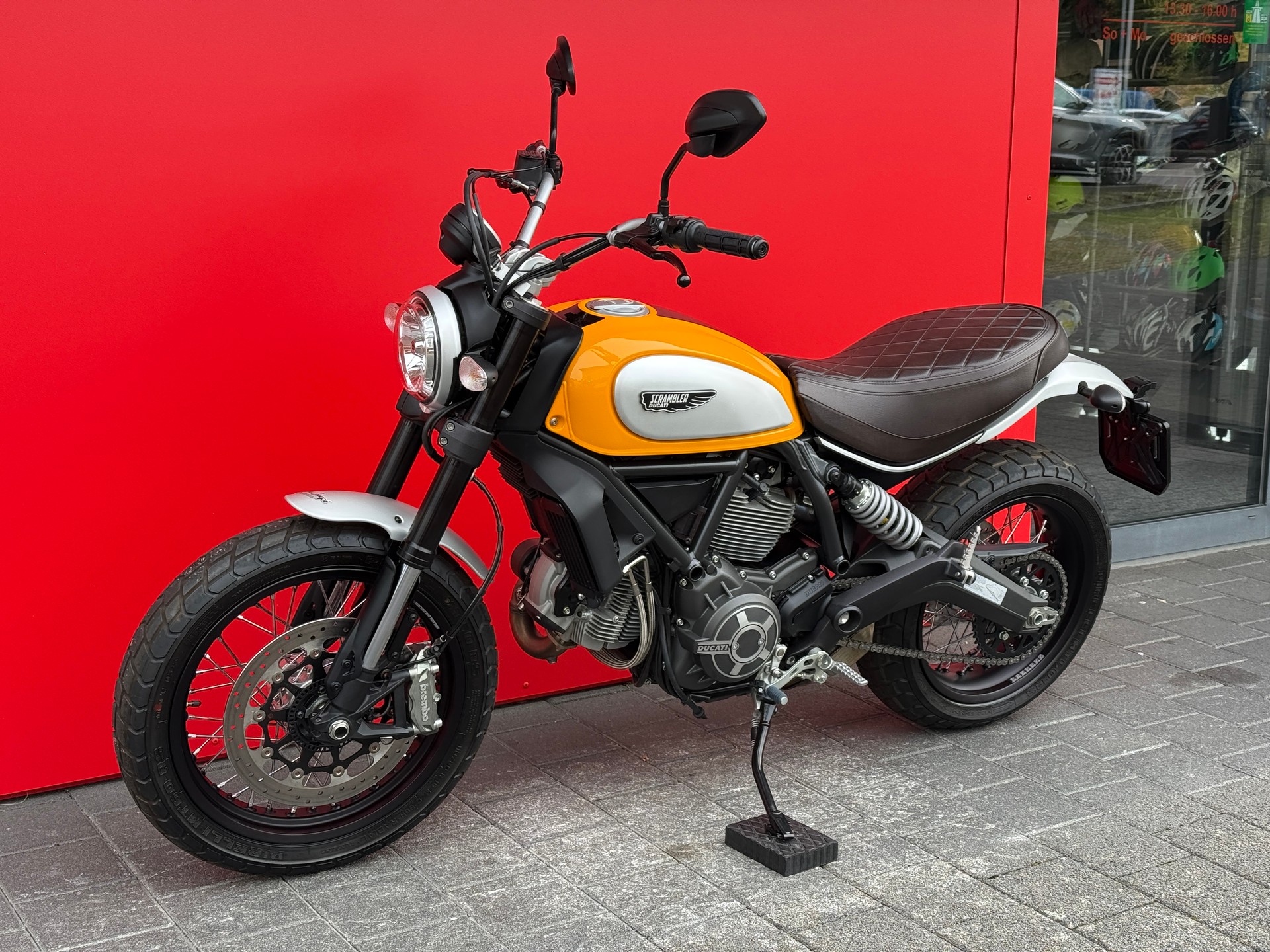 DUCATI Classic - 12