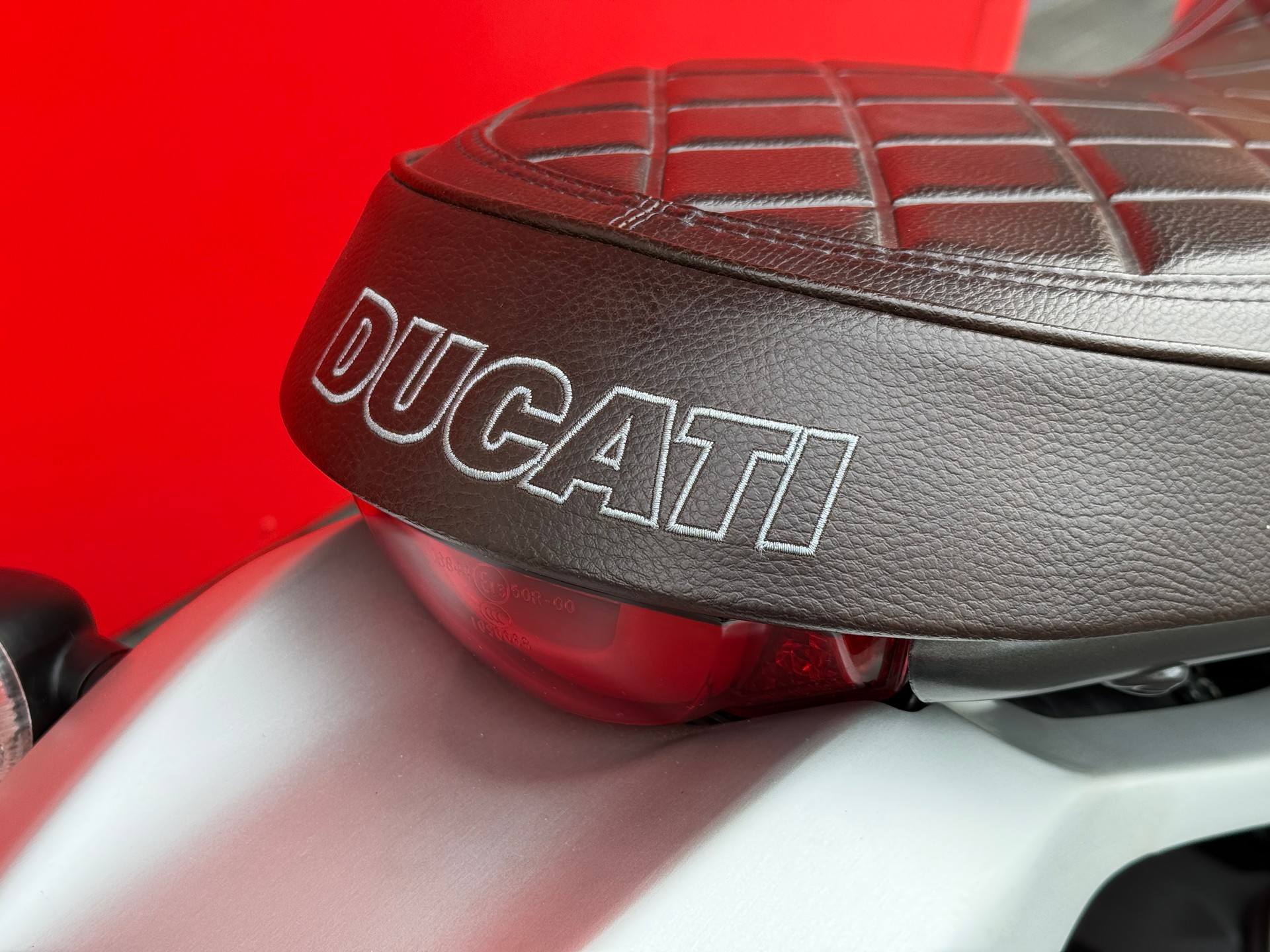 DUCATI Classic - 4