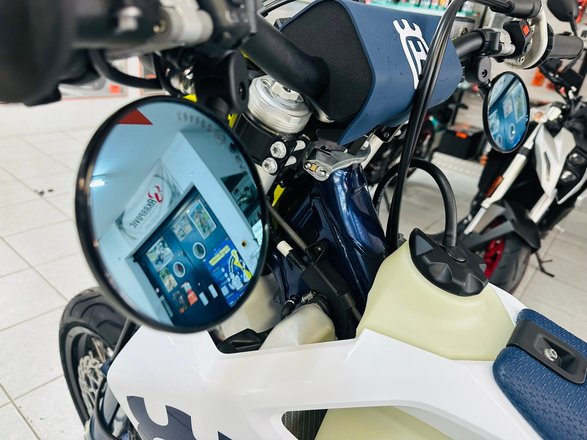 HUSQVARNA FE 501 Supermoto - 9