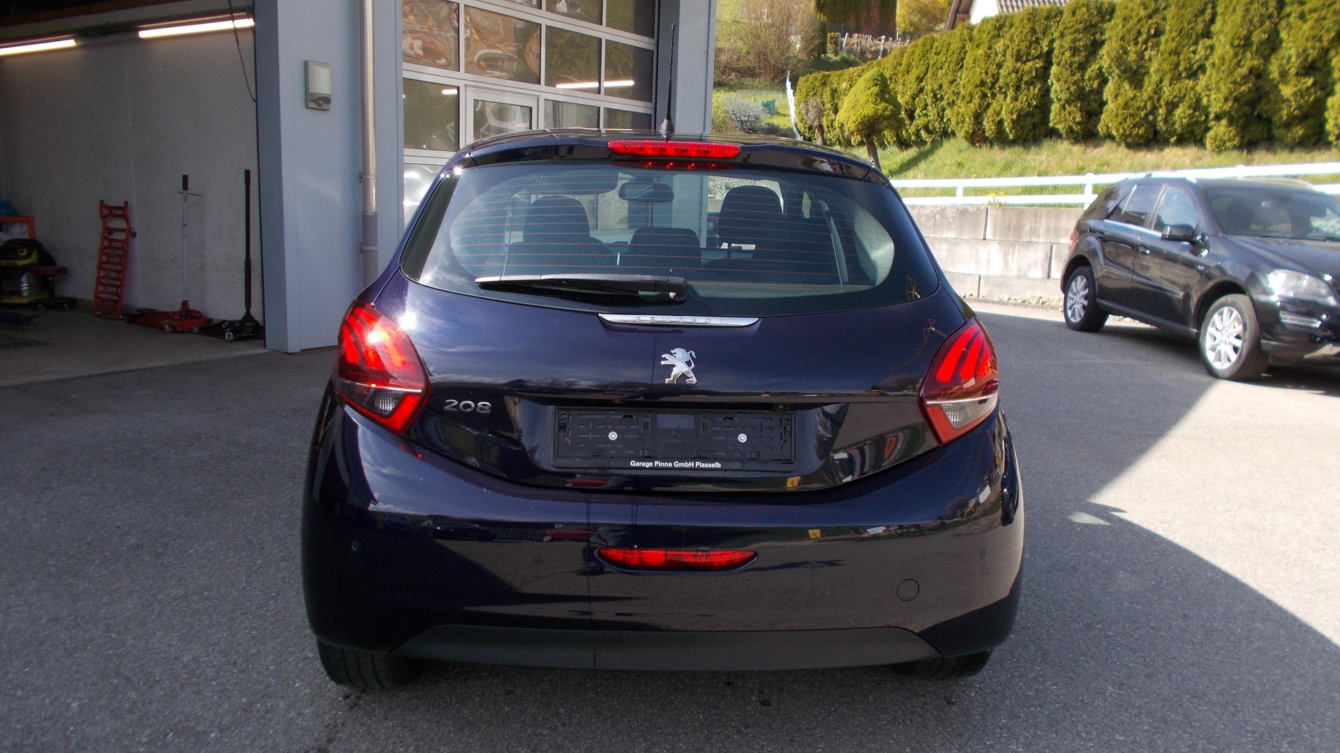 PEUGEOT 208 1.2 PureTech Allure - 4
